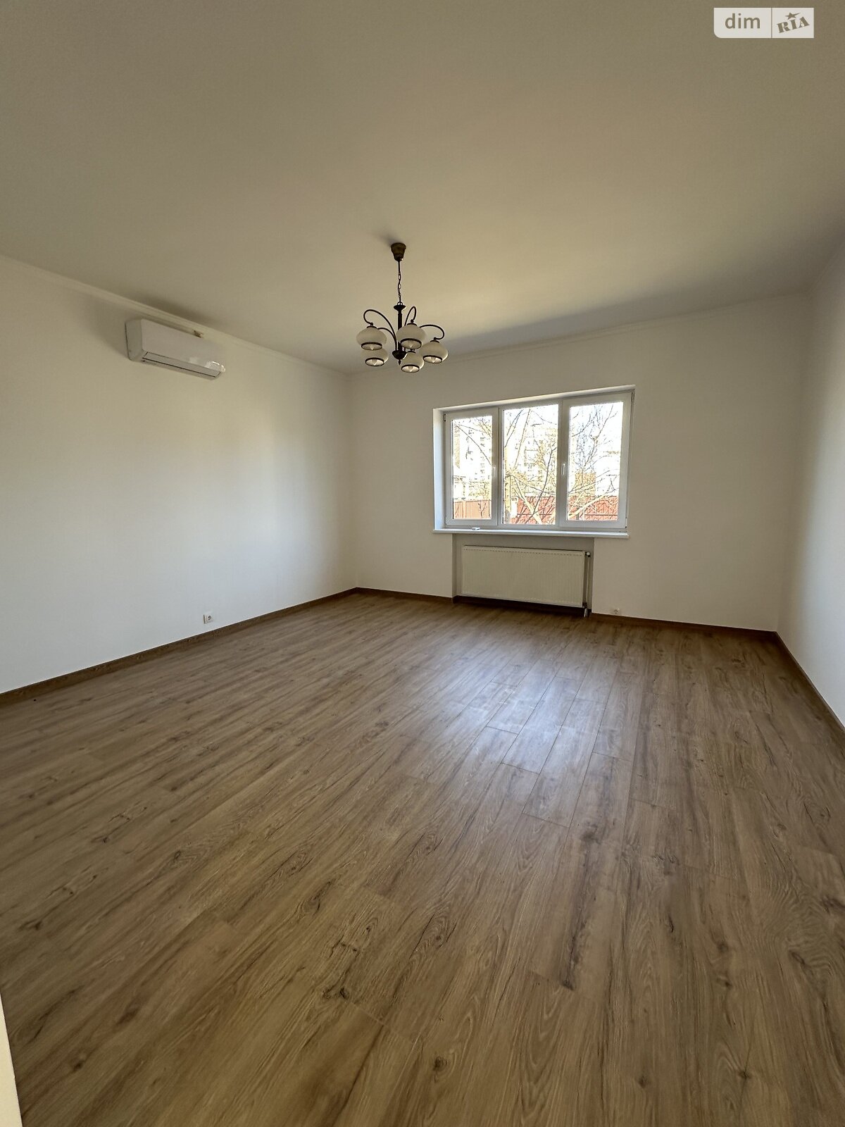 одноповерховий будинок з ремонтом, 81.8 кв. м, кирпич. Продаж у Мукачеві фото 1 одноповерховий будинок з ремонтом, 81.8 кв. м, кирпич. Продаж у Мукачеві фото 1