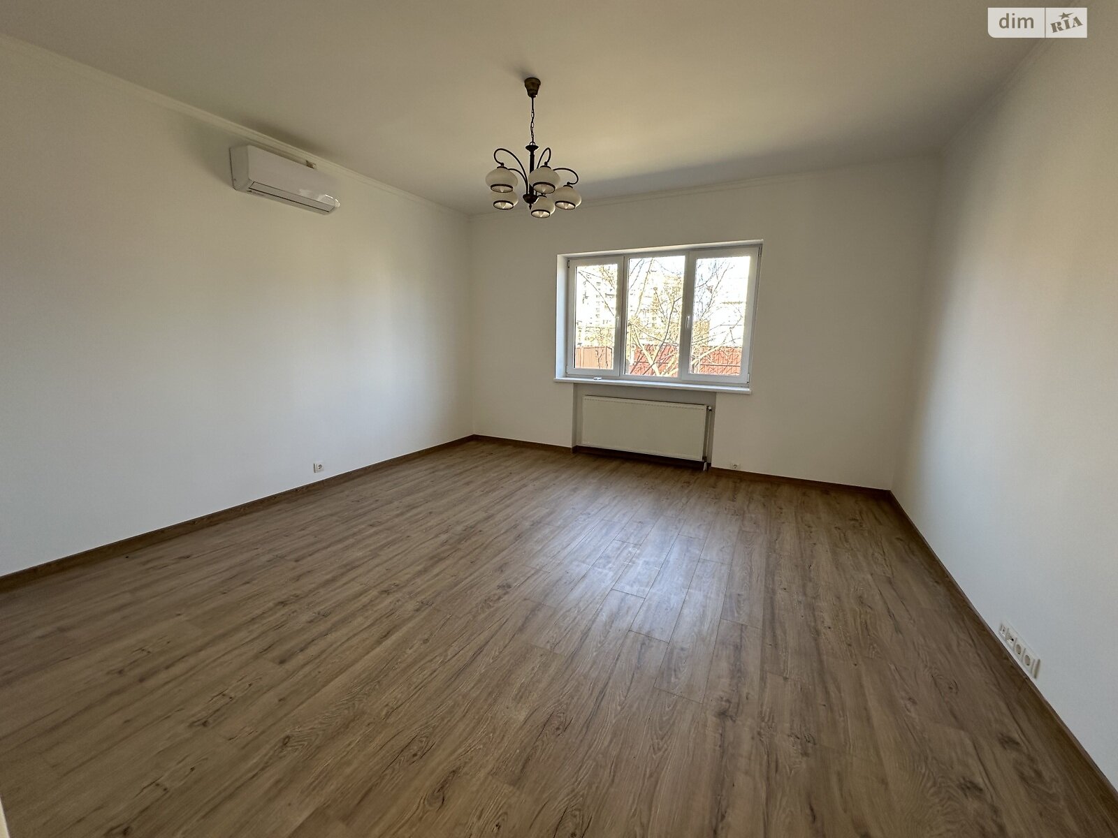 одноповерховий будинок з ремонтом, 81.8 кв. м, кирпич. Продаж у Мукачеві фото 1 одноповерховий будинок з ремонтом, 81.8 кв. м, кирпич. Продаж у Мукачеві фото 1