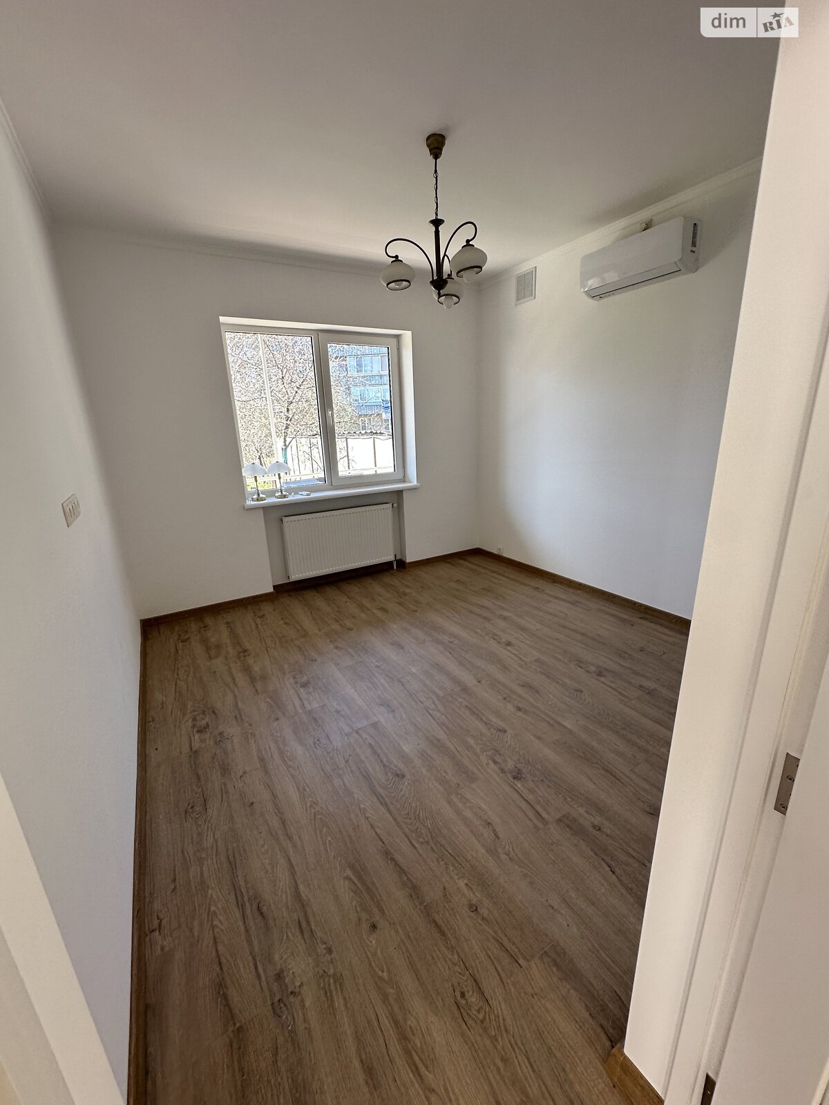 одноповерховий будинок з ремонтом, 81.8 кв. м, кирпич. Продаж у Мукачеві фото 1 одноповерховий будинок з ремонтом, 81.8 кв. м, кирпич. Продаж у Мукачеві фото 1