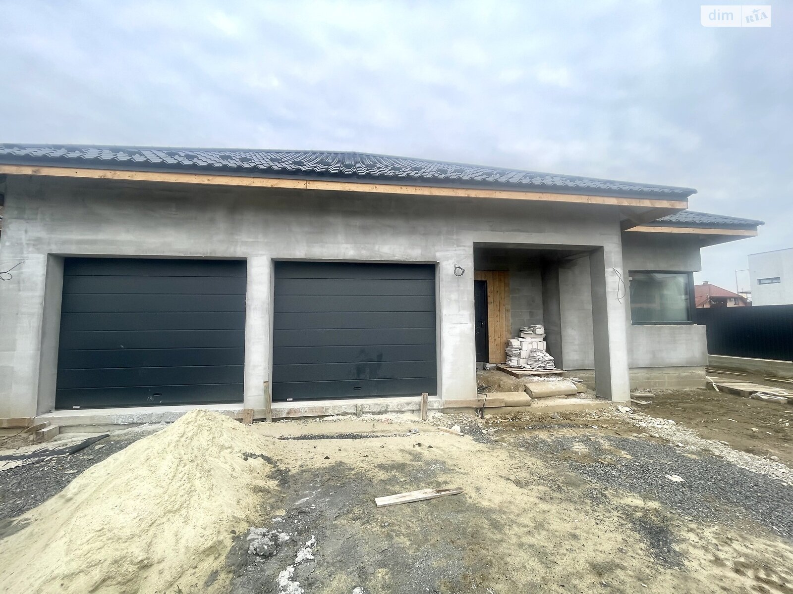 одноповерховий будинок з гаражем, 183 кв. м, піноблок. Продаж в Мукачеві, район Паланок фото 1 одноповерховий будинок з гаражем, 183 кв. м, піноблок. Продаж в Мукачеві, район Паланок фото 1