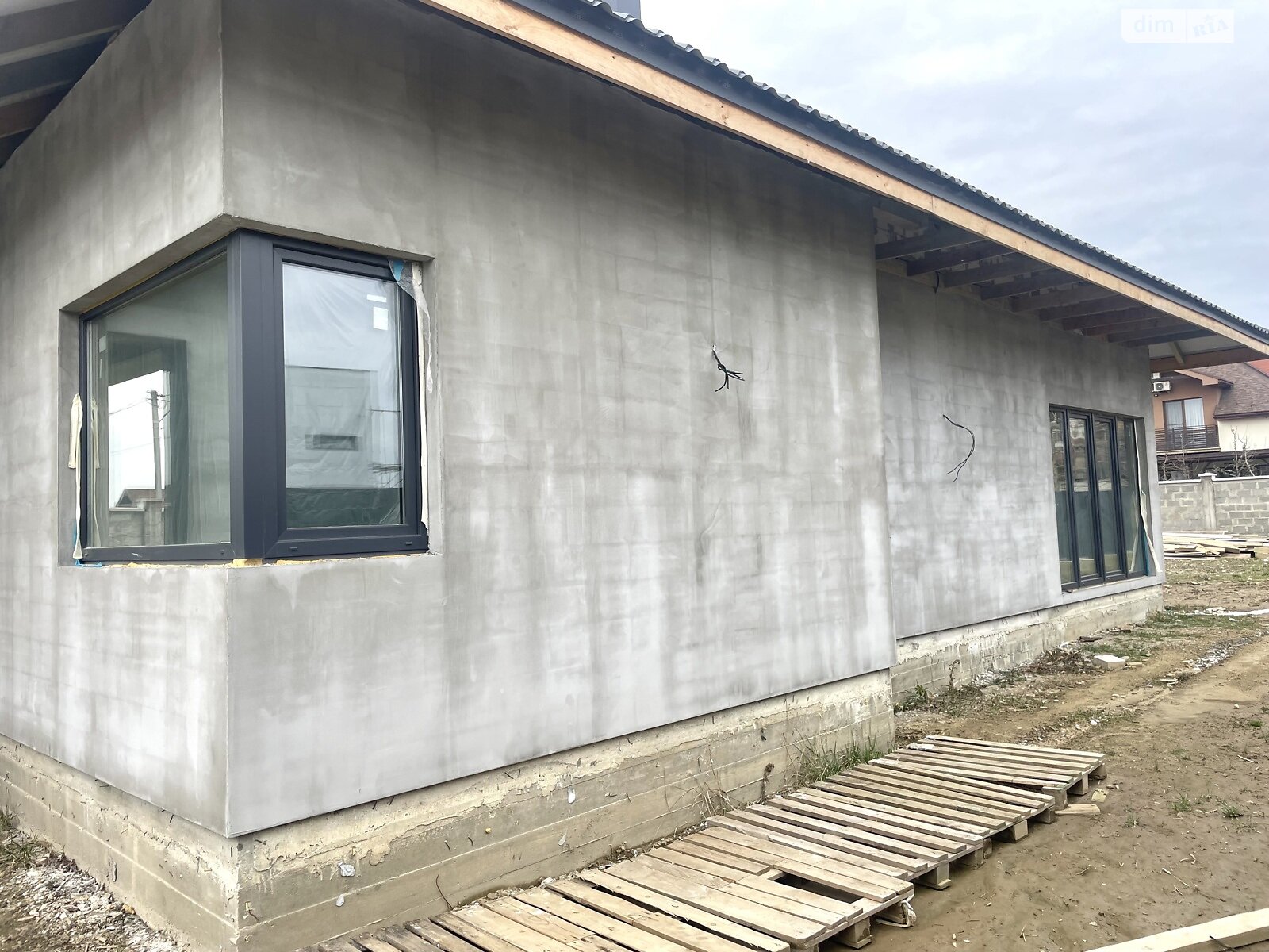 одноповерховий будинок з гаражем, 183 кв. м, піноблок. Продаж в Мукачеві, район Паланок фото 1 одноповерховий будинок з гаражем, 183 кв. м, піноблок. Продаж в Мукачеві, район Паланок фото 1