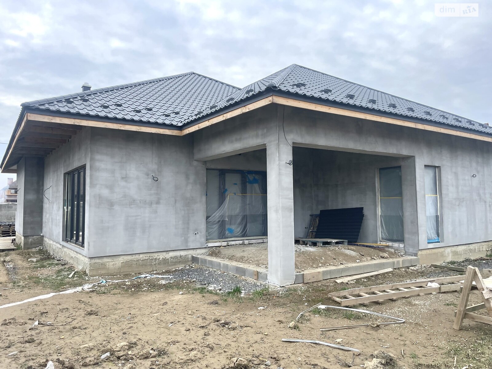 одноповерховий будинок з гаражем, 183 кв. м, піноблок. Продаж в Мукачеві, район Паланок фото 1 одноповерховий будинок з гаражем, 183 кв. м, піноблок. Продаж в Мукачеві, район Паланок фото 1