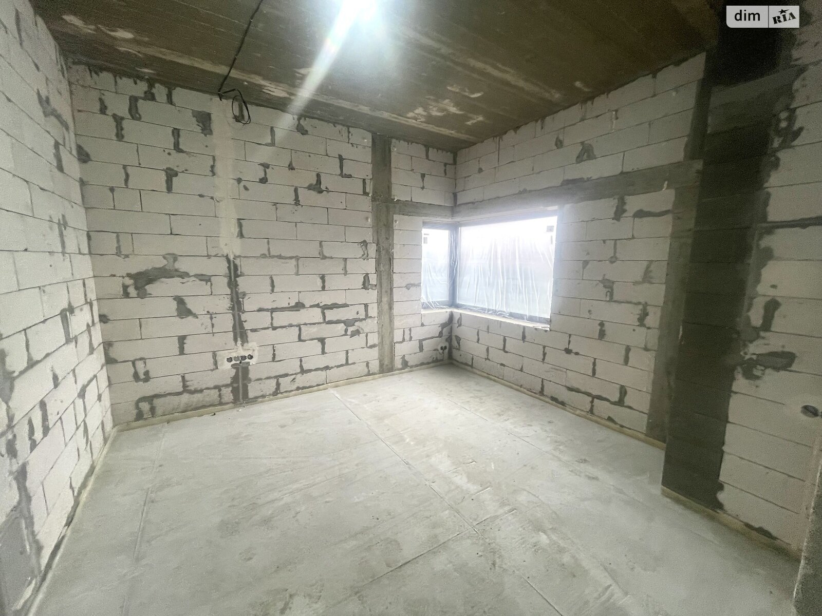 одноповерховий будинок з гаражем, 183 кв. м, піноблок. Продаж в Мукачеві, район Паланок фото 1 одноповерховий будинок з гаражем, 183 кв. м, піноблок. Продаж в Мукачеві, район Паланок фото 1