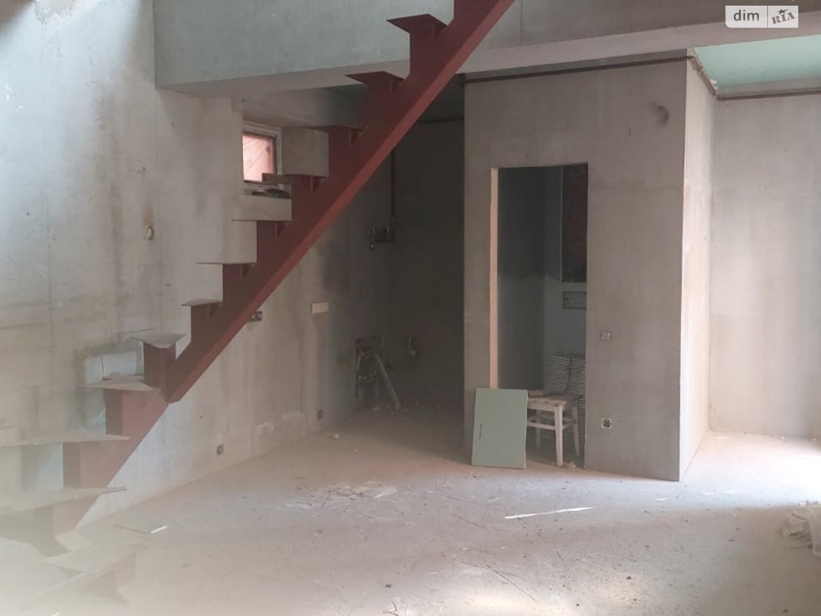 трехэтажный дом с отоплением, 82 кв. м, кирпич. Продажа в Мукачеве фото 1 трехэтажный дом с отоплением, 82 кв. м, кирпич. Продажа в Мукачеве фото 1