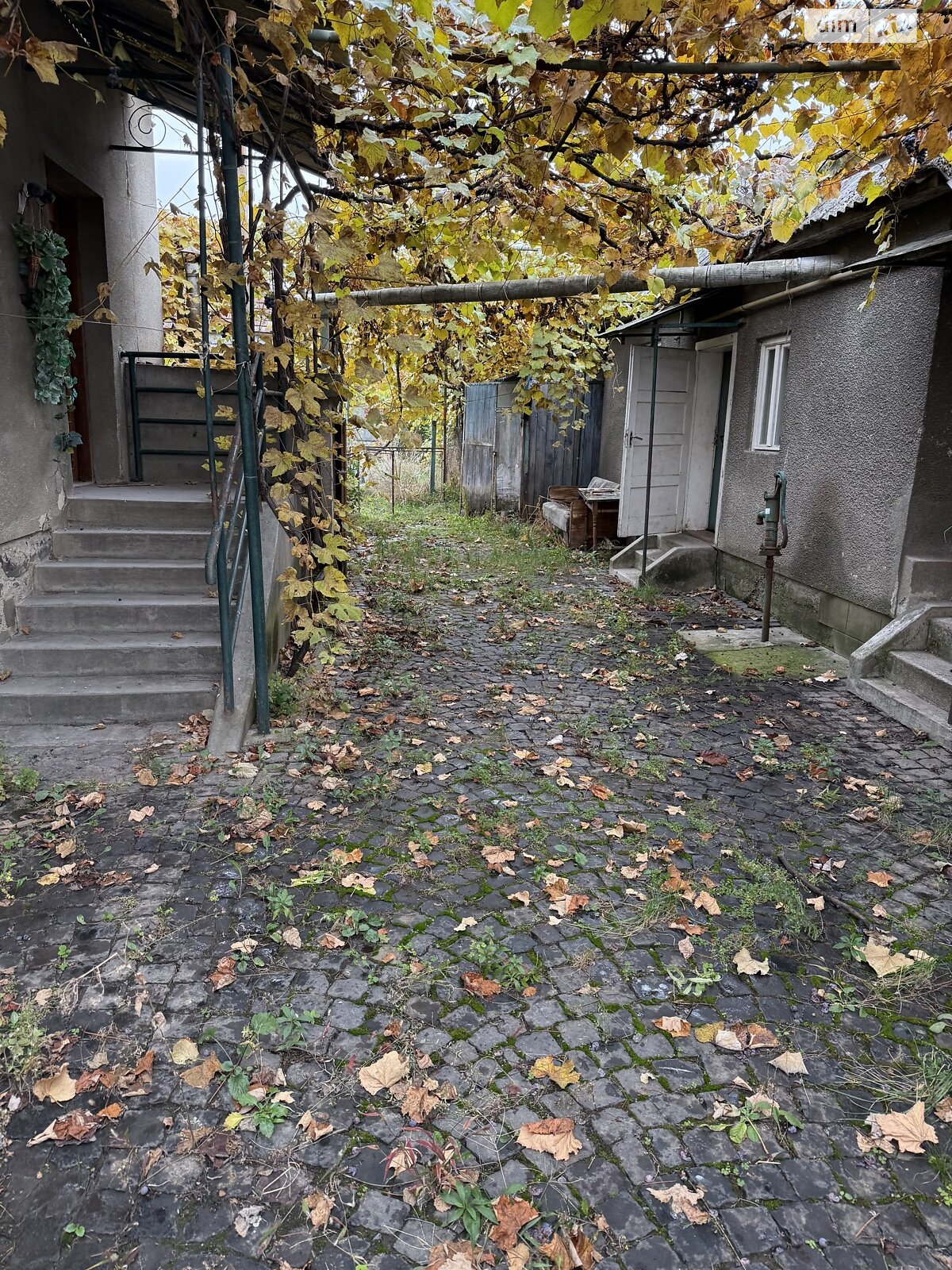 одноэтажный дом, 66.5 кв. м, кирпич саманный. Продажа в Мукачеве район Подгорцы фото 1