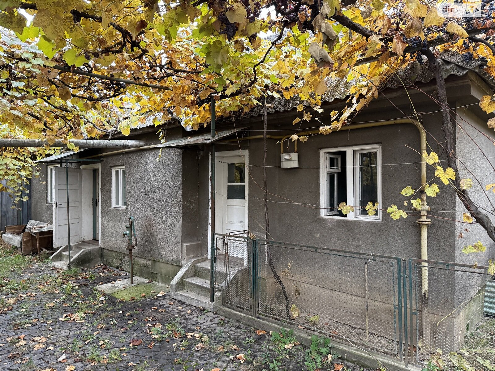 одноэтажный дом, 66.5 кв. м, кирпич саманный. Продажа в Мукачеве район Подгорцы фото 1