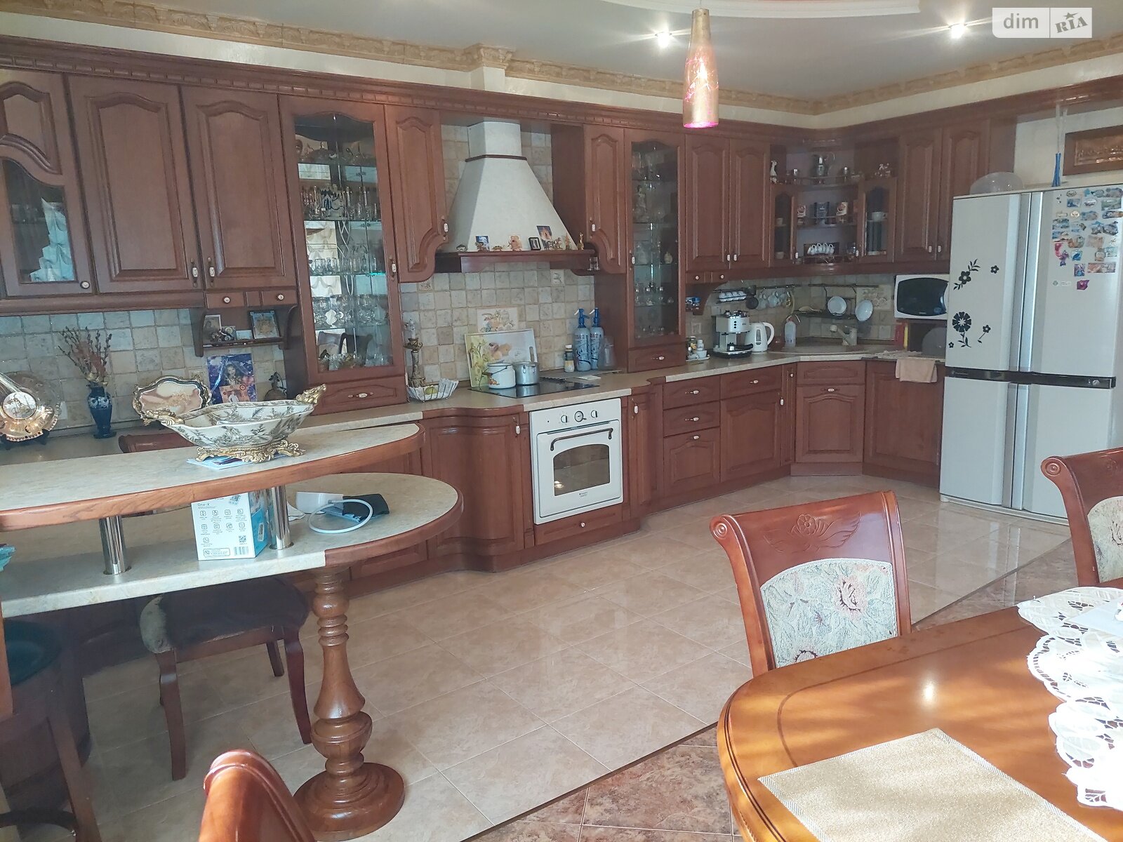 двоповерховий будинок з меблями, 300 кв. м, цегла. Продаж в Мукачеві, район Росвигово фото 1 двоповерховий будинок з меблями, 300 кв. м, цегла. Продаж в Мукачеві, район Росвигово фото 1