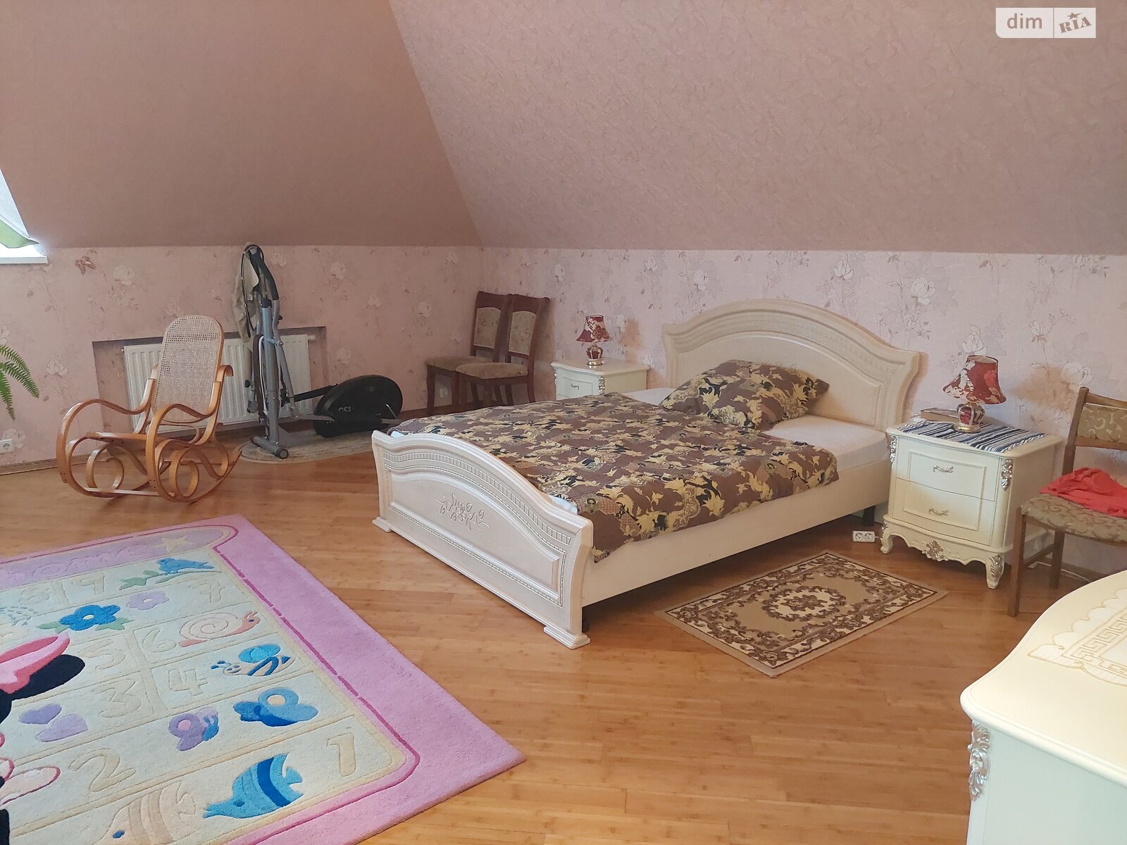 двоповерховий будинок з меблями, 300 кв. м, цегла. Продаж в Мукачеві, район Росвигово фото 1 двоповерховий будинок з меблями, 300 кв. м, цегла. Продаж в Мукачеві, район Росвигово фото 1
