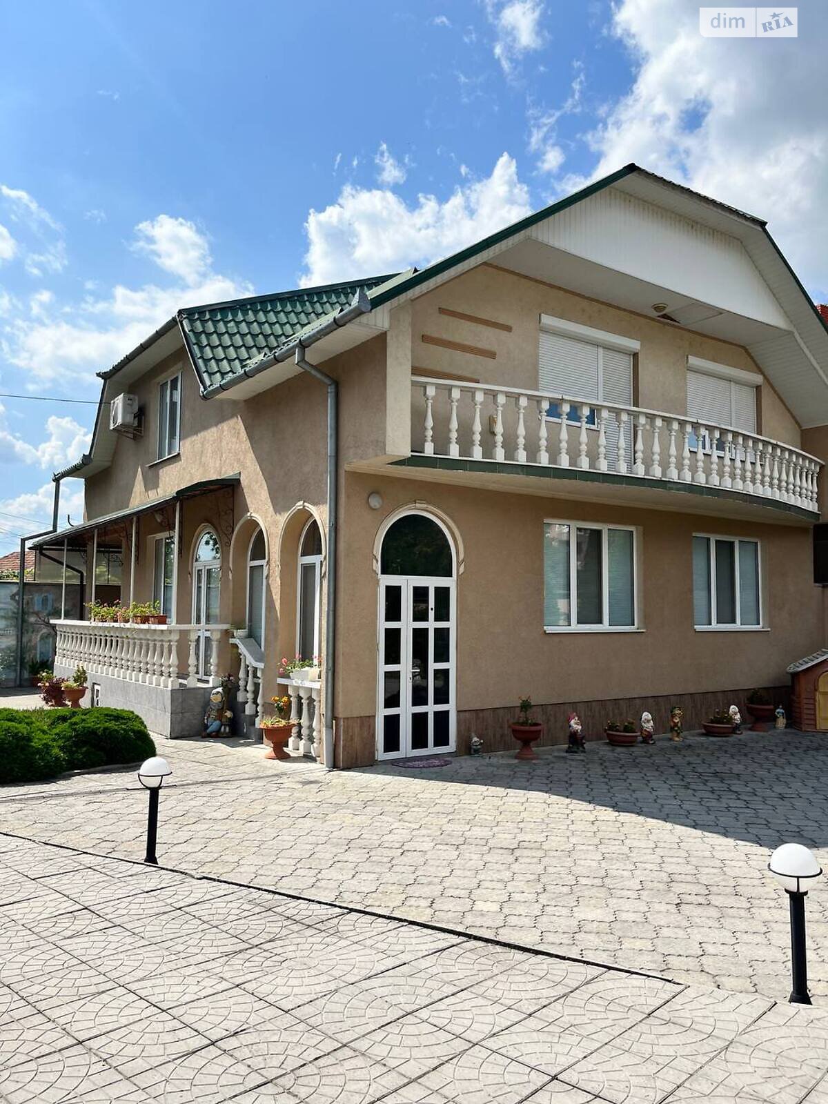 двухэтажный дом, 190 кв. м, цегла. Продажа в Мукачеве район Росвигово фото 1