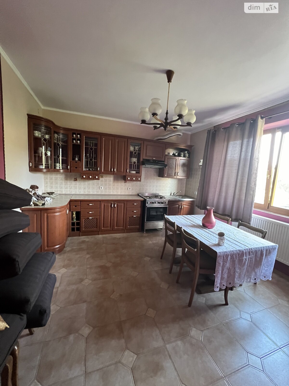 двоповерховий будинок з опаленням, 270 кв. м, цегла. Продаж в Мукачеві, район Росвигово фото 1 двоповерховий будинок з опаленням, 270 кв. м, цегла. Продаж в Мукачеві, район Росвигово фото 1