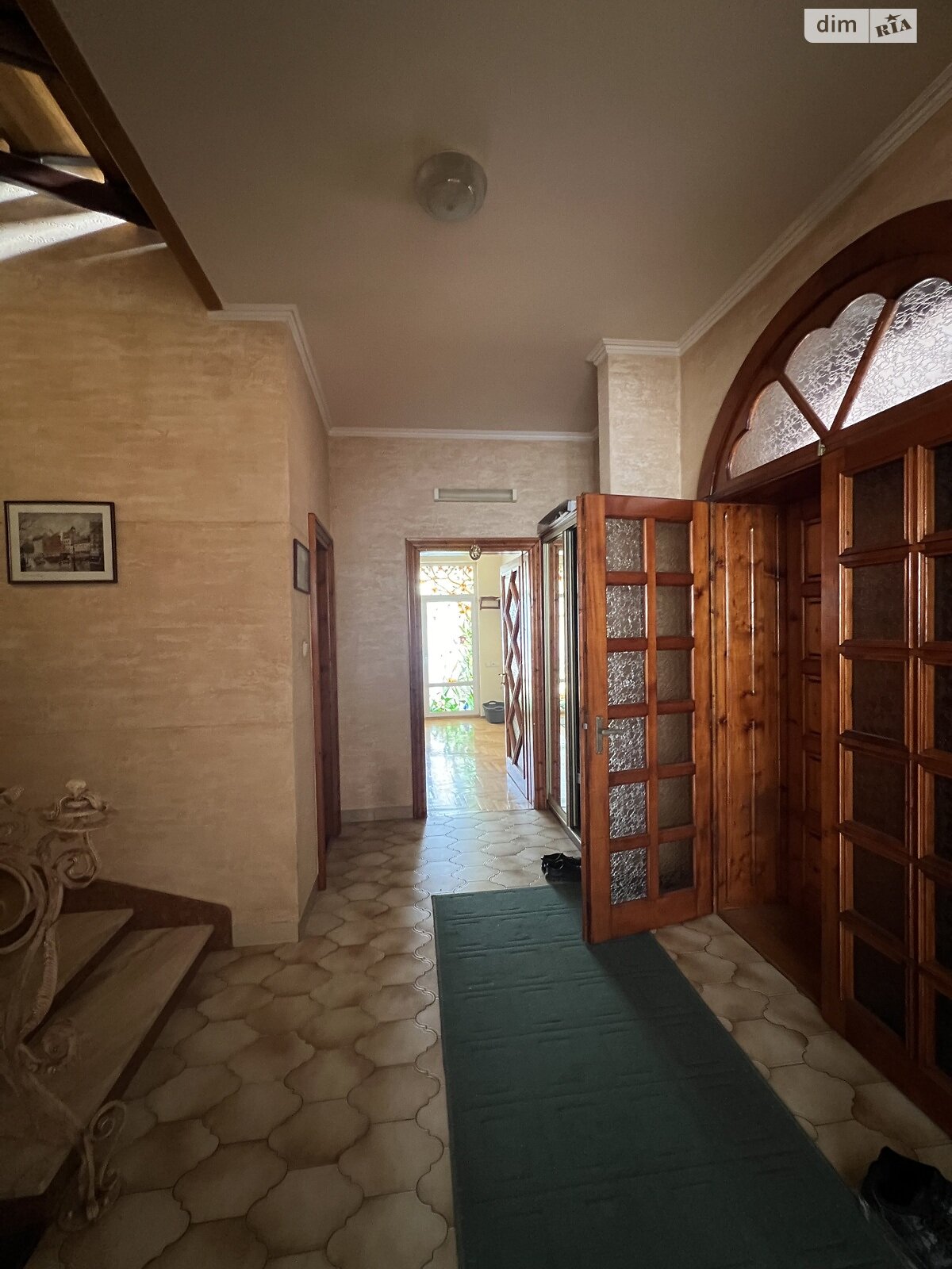 триповерховий будинок з гаражем, 260 кв. м, цегла. Продаж в Мукачеві, район Росвигово фото 1 триповерховий будинок з гаражем, 260 кв. м, цегла. Продаж в Мукачеві, район Росвигово фото 1