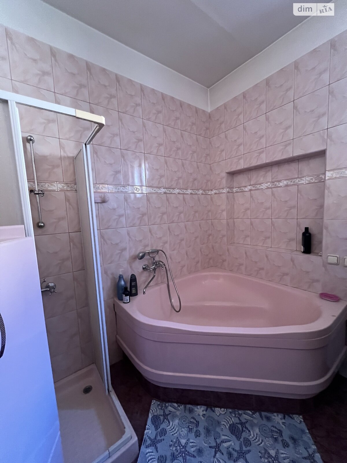 триповерховий будинок з гаражем, 260 кв. м, цегла. Продаж в Мукачеві, район Росвигово фото 1 триповерховий будинок з гаражем, 260 кв. м, цегла. Продаж в Мукачеві, район Росвигово фото 1