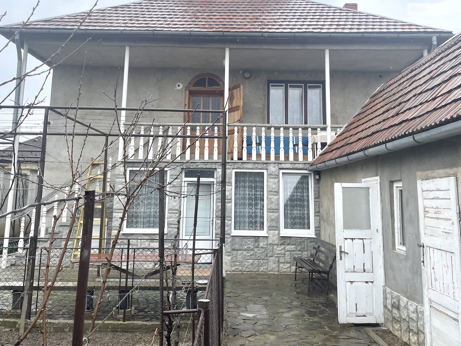 двухэтажный дом с гаражом, 195 кв. м, кирпич. Продажа в Мукачеве район Росвигово фото 1