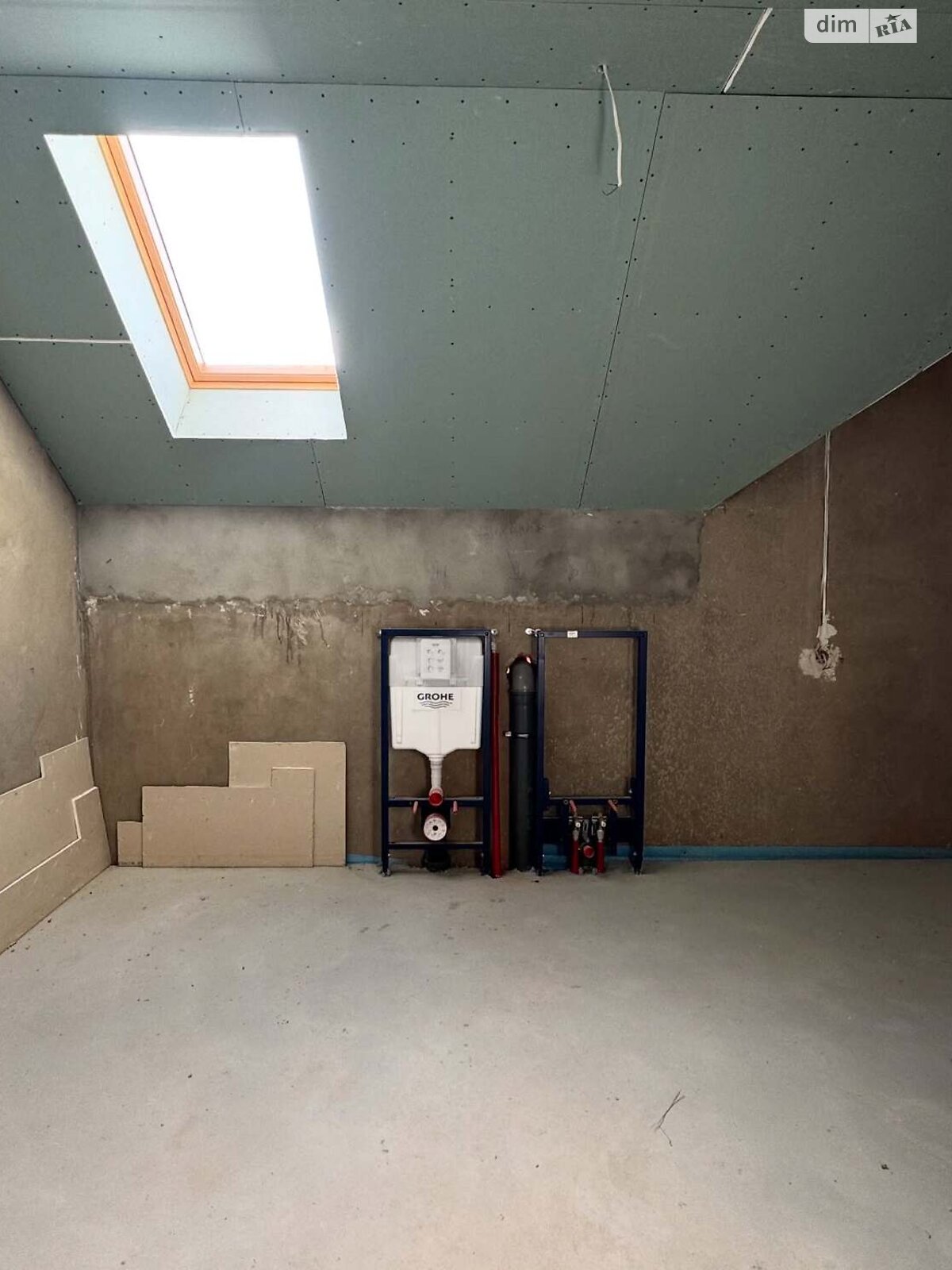 двоповерховий будинок з гаражем, 500 кв. м, цегла. Продаж в Мукачеві, район Росвигово фото 1