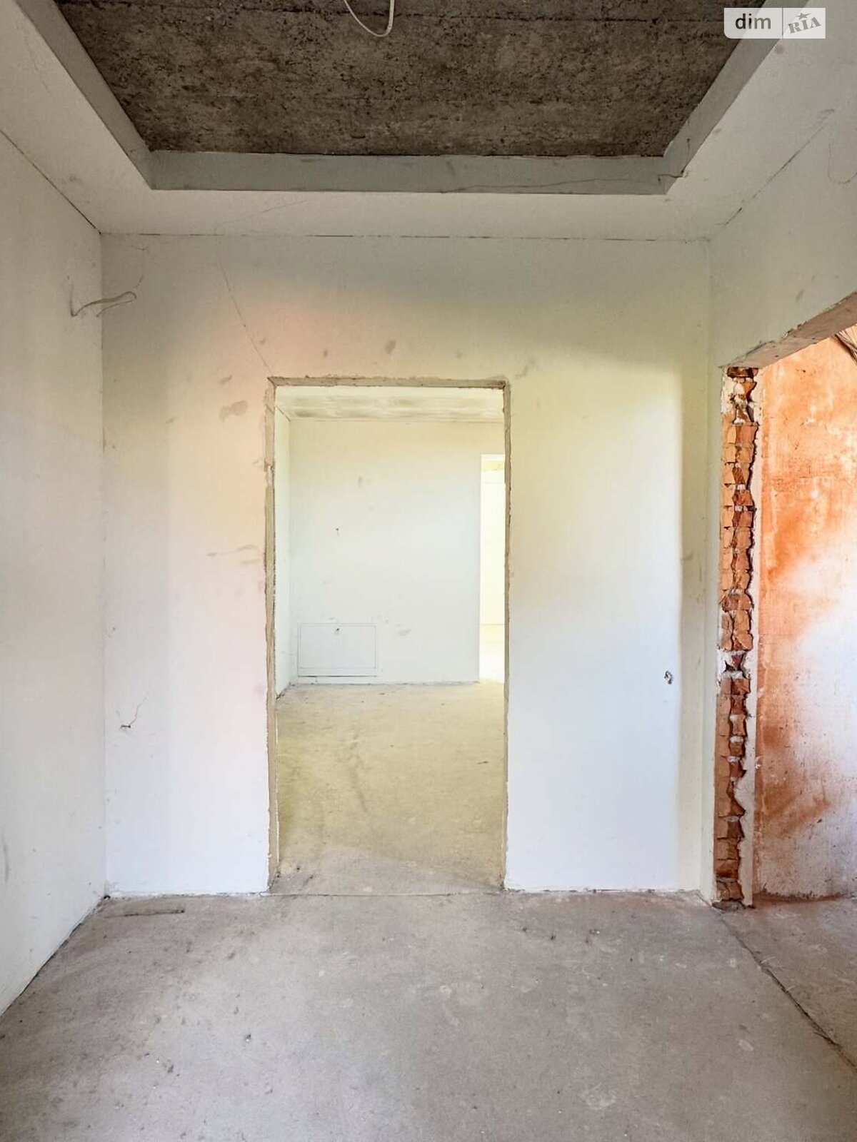 двоповерховий будинок з гаражем, 500 кв. м, цегла. Продаж в Мукачеві, район Росвигово фото 1