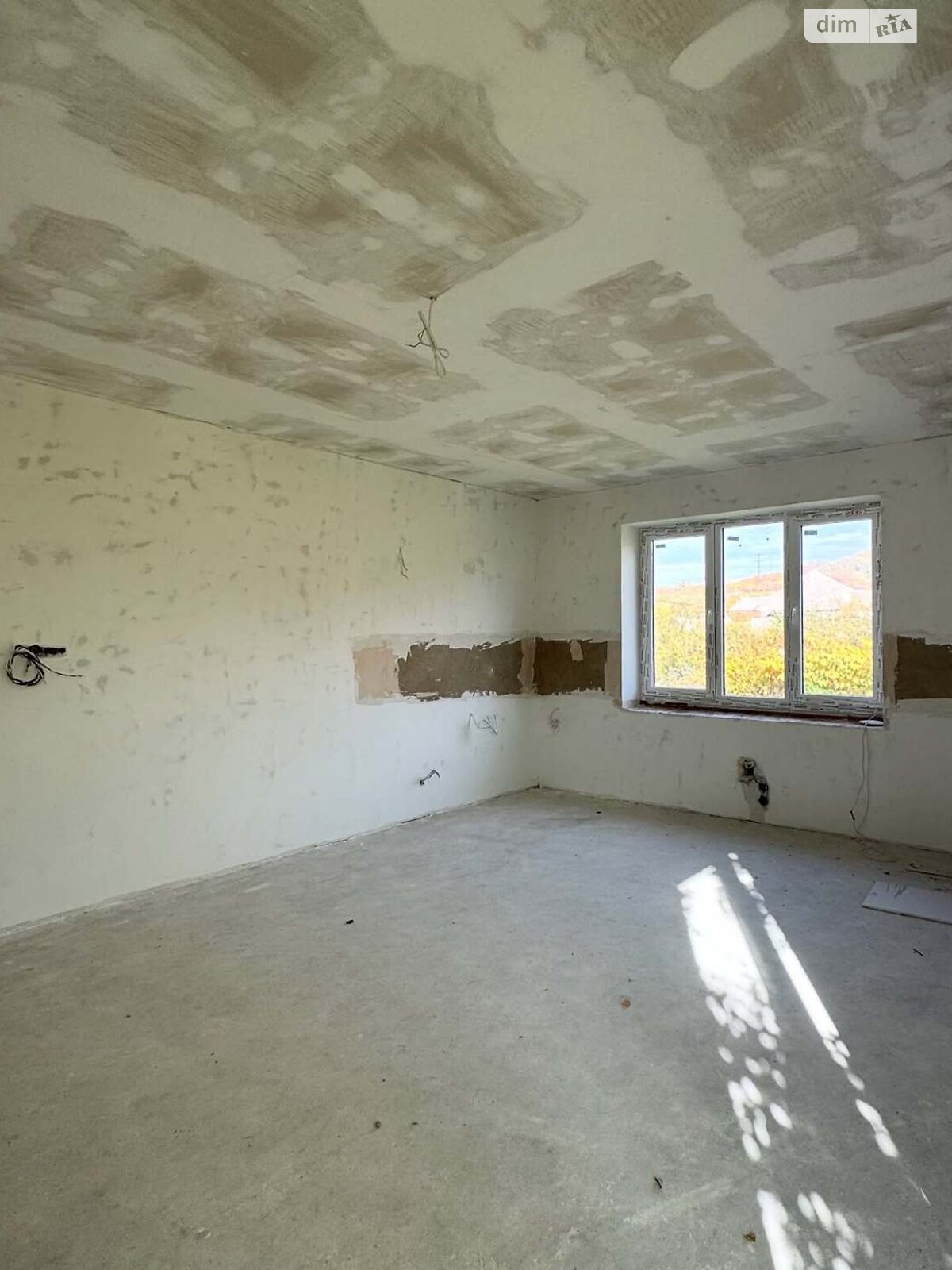 двоповерховий будинок з гаражем, 500 кв. м, цегла. Продаж в Мукачеві, район Росвигово фото 1