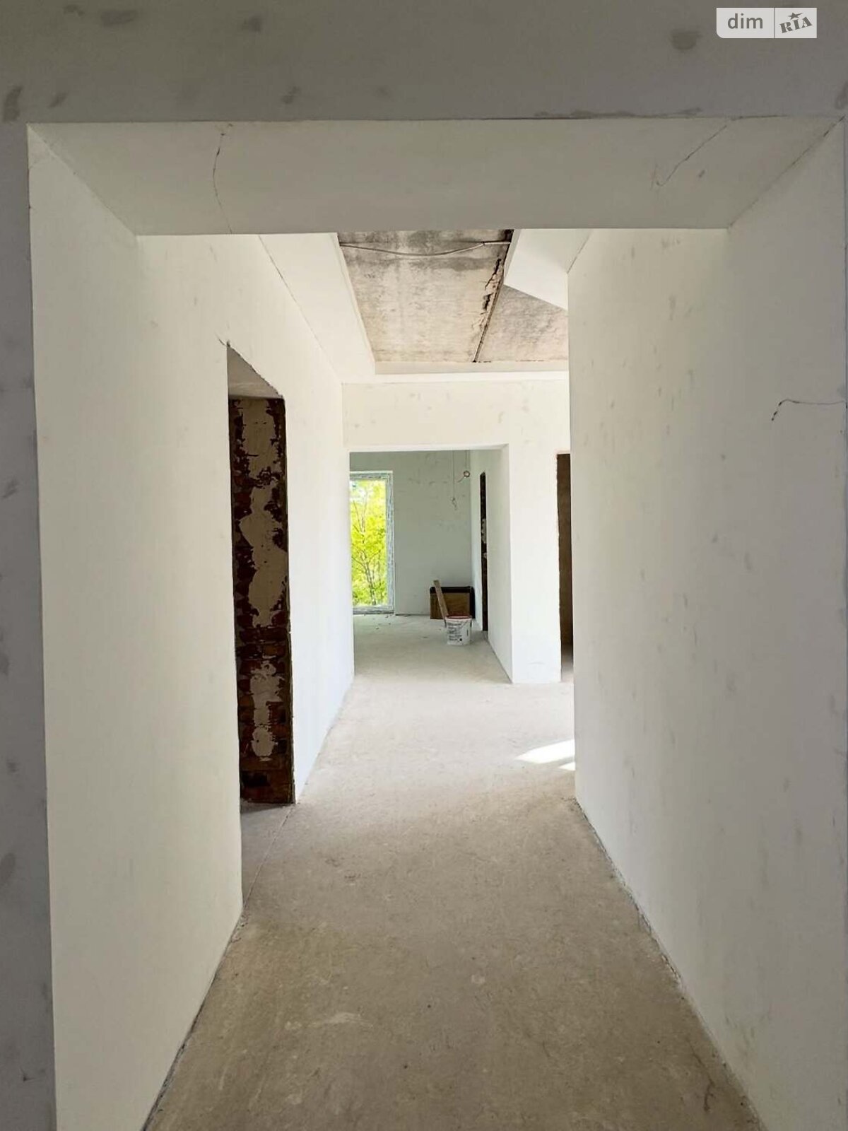 двоповерховий будинок з гаражем, 500 кв. м, цегла. Продаж в Мукачеві, район Росвигово фото 1