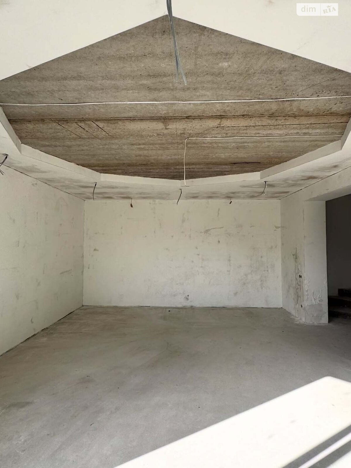 двоповерховий будинок з гаражем, 500 кв. м, цегла. Продаж в Мукачеві, район Росвигово фото 1