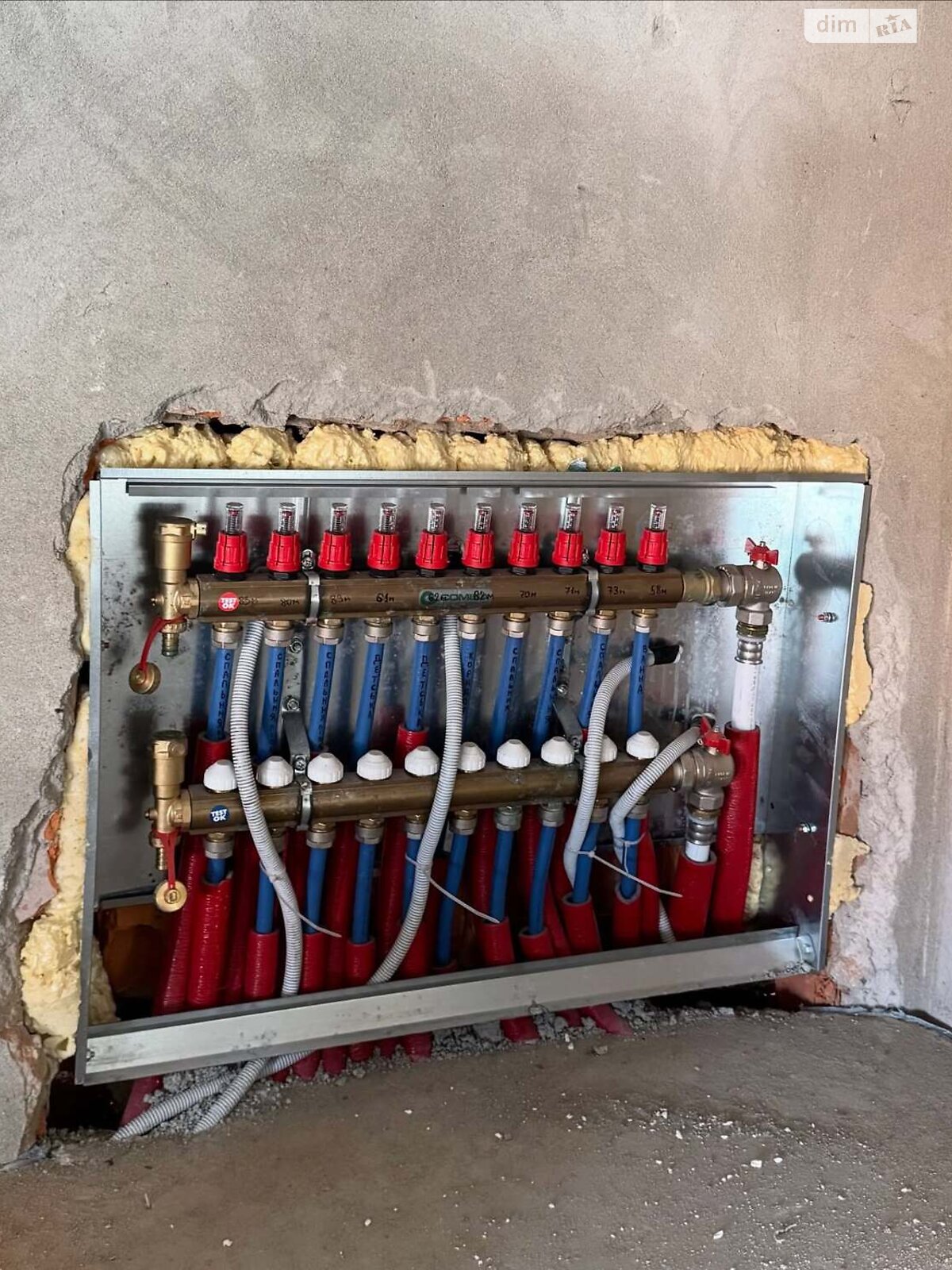 двоповерховий будинок з гаражем, 500 кв. м, цегла. Продаж в Мукачеві, район Росвигово фото 1