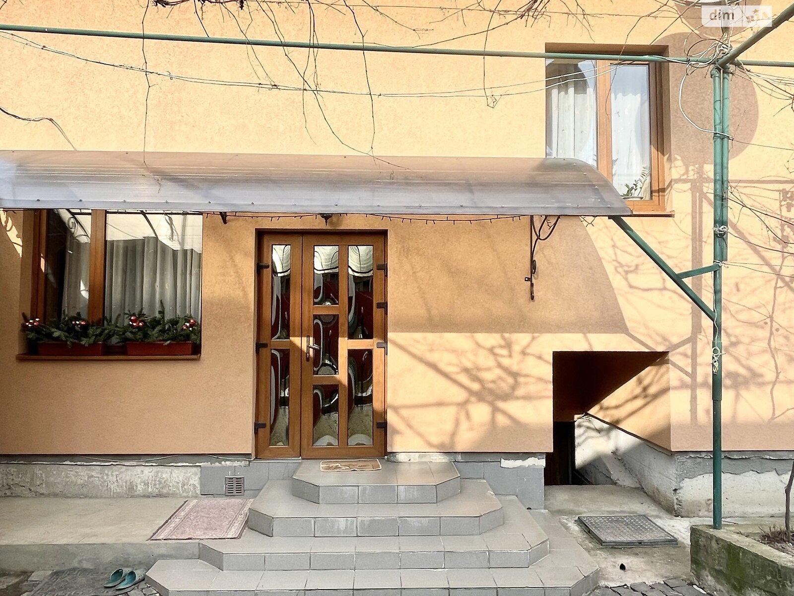 двухэтажный дом с гаражом, 278 кв. м, газобетон. Продажа в Мукачеве фото 1