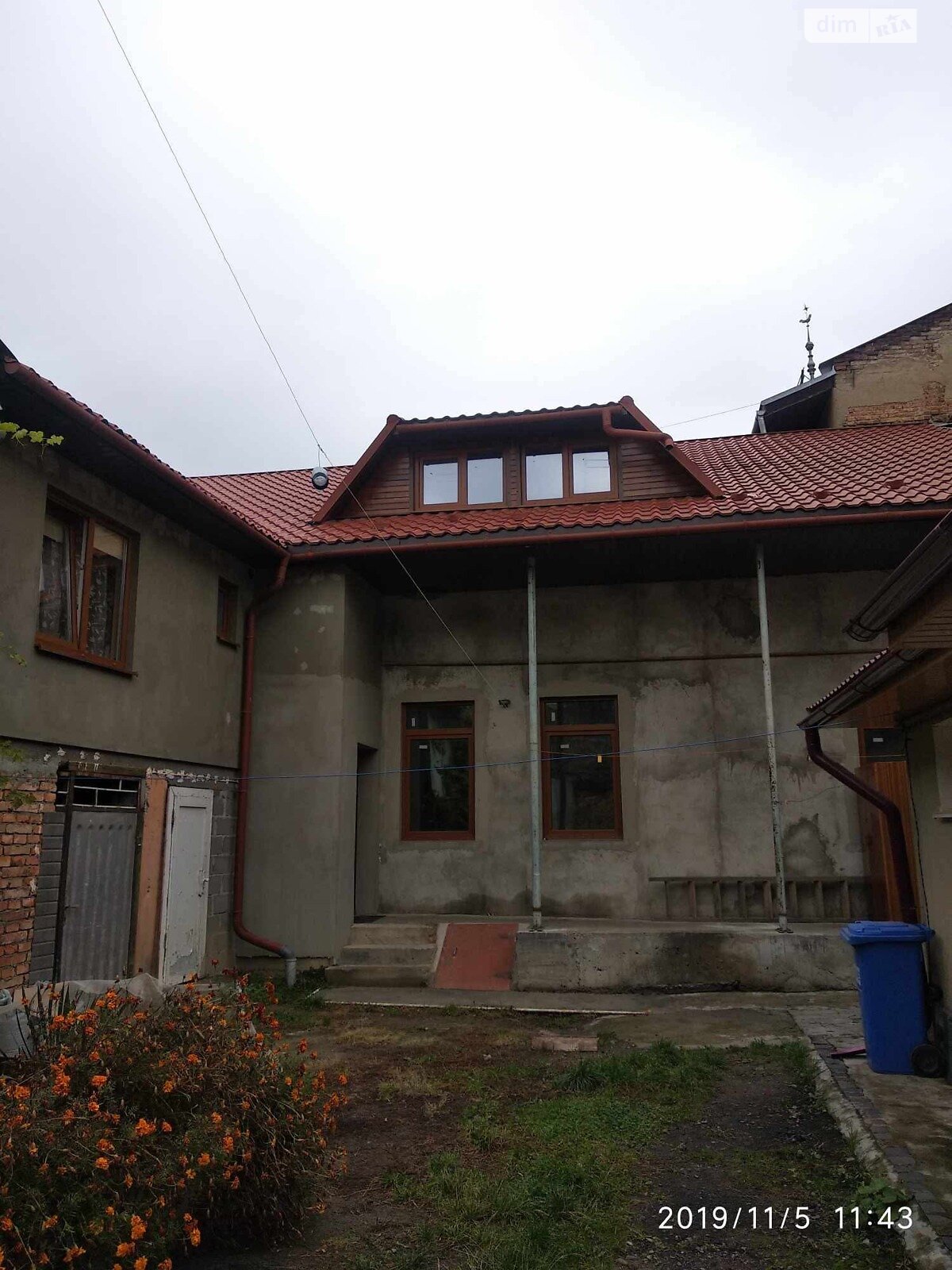 двоповерховий будинок з гаражем, 190 кв. м, кирпич. Продаж в Мукачеві, район Центр фото 1 двоповерховий будинок з гаражем, 190 кв. м, кирпич. Продаж в Мукачеві, район Центр фото 1