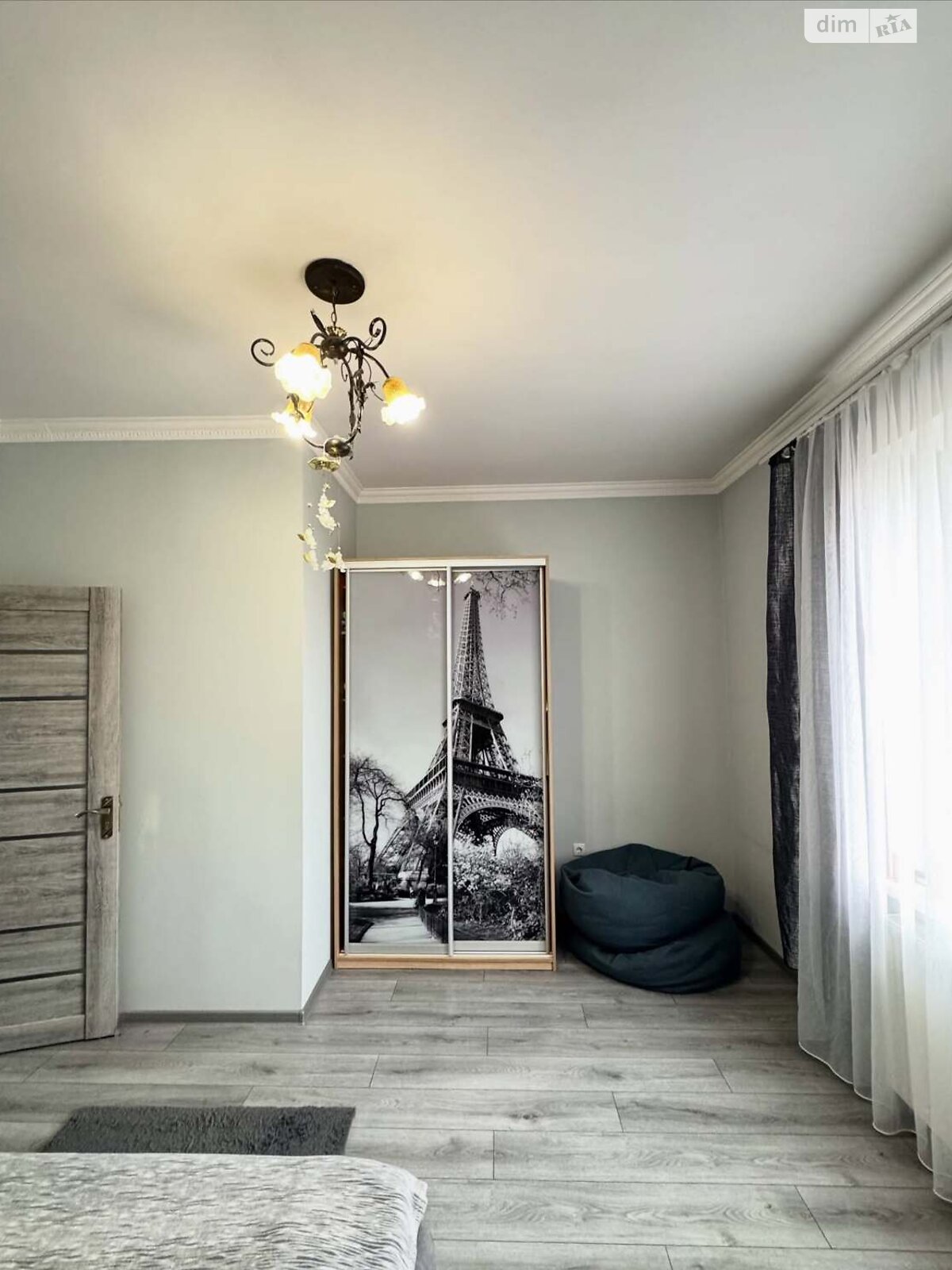 одноэтажный дом с гаражом, 300 кв. м, кирпич. Продажа в Мукачеве район Центр фото 1