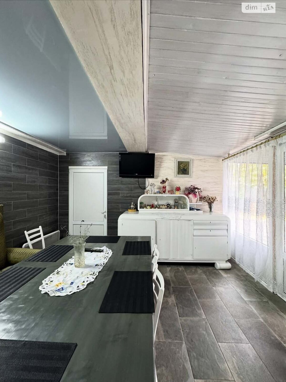 одноэтажный дом с гаражом, 300 кв. м, кирпич. Продажа в Мукачеве район Центр фото 1