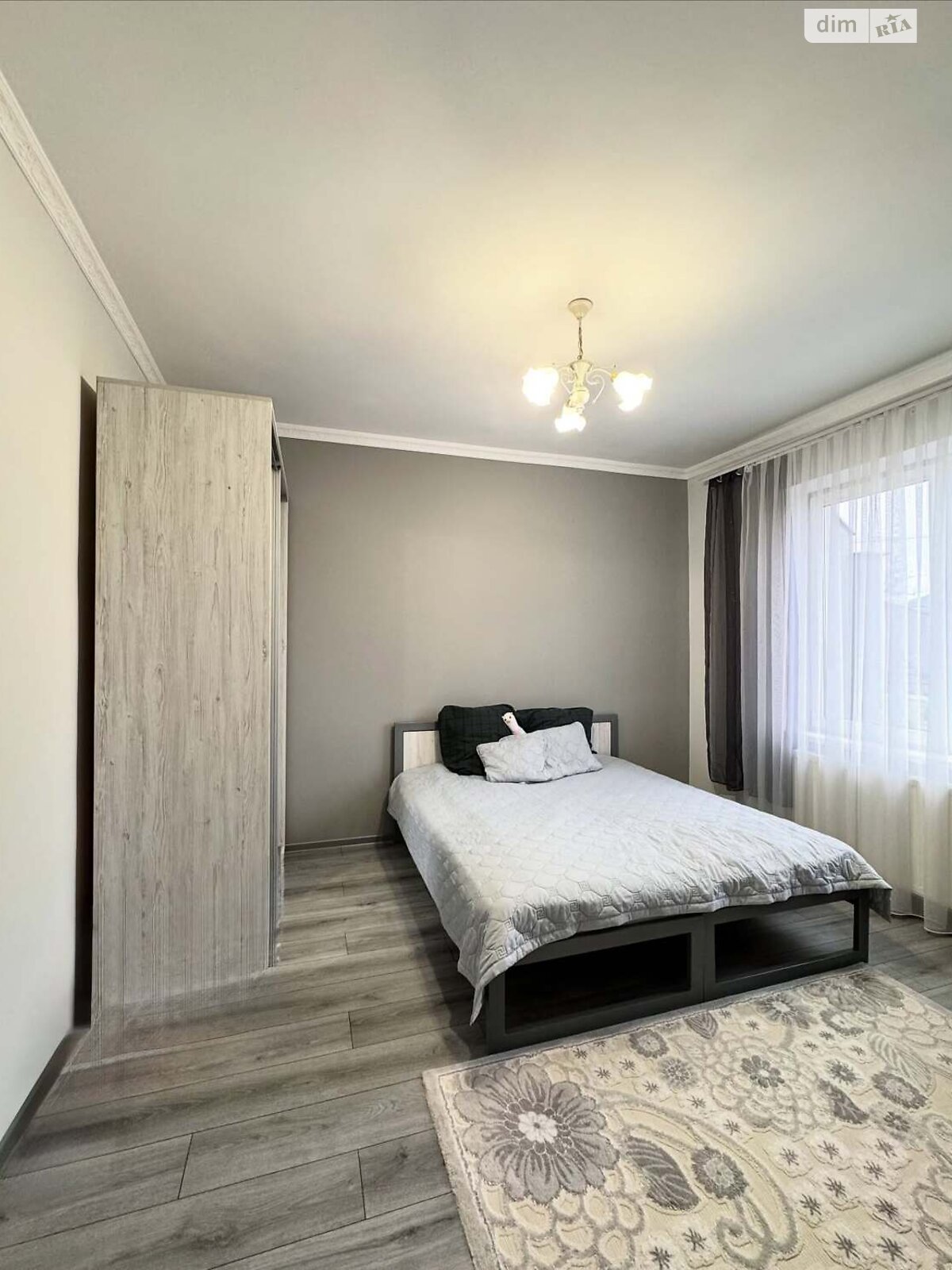 одноэтажный дом с гаражом, 300 кв. м, кирпич. Продажа в Мукачеве район Центр фото 1