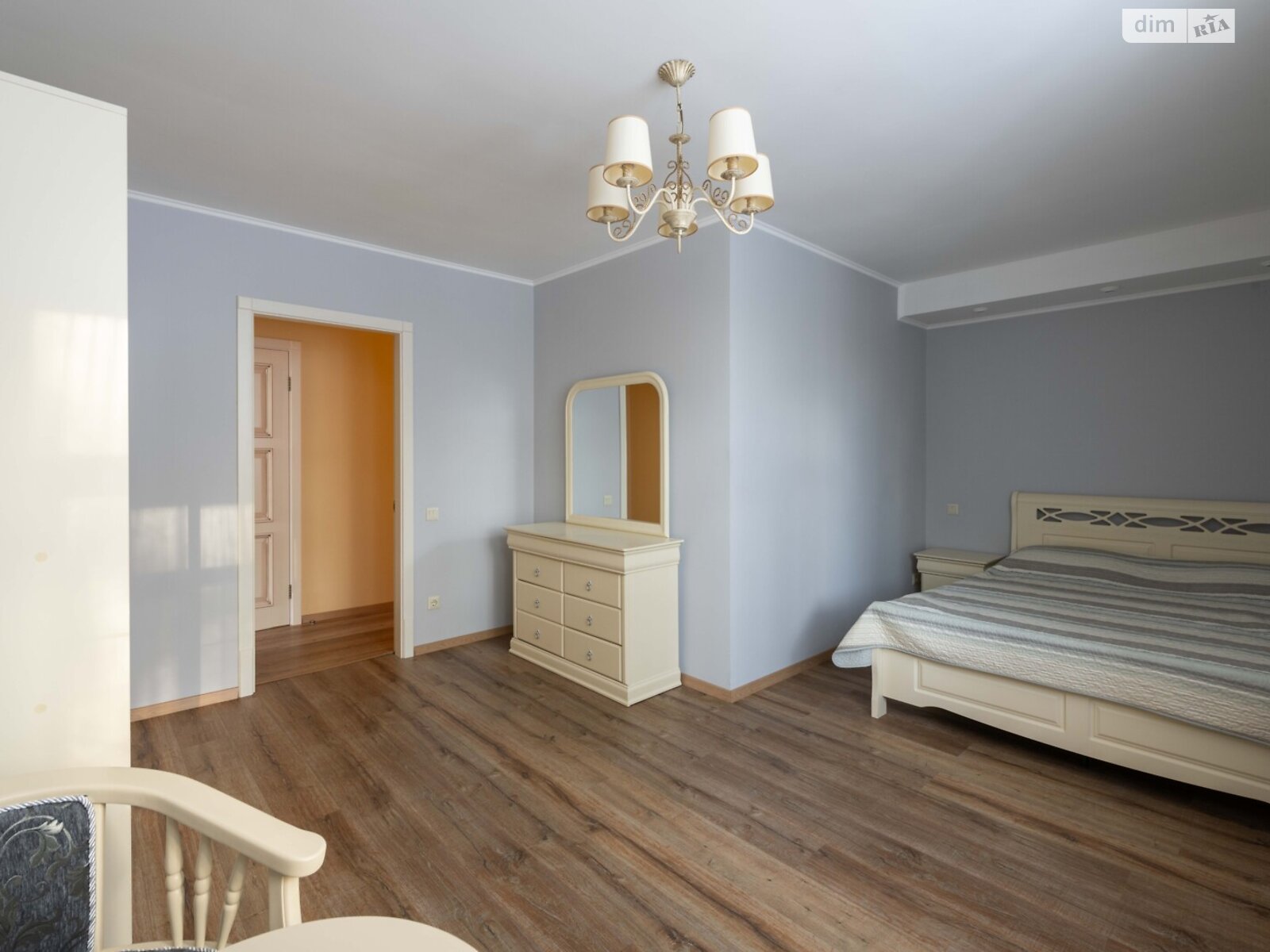 двухэтажный дом с балконом, 270 кв. м, кирпич. Продажа в Музичах фото 1