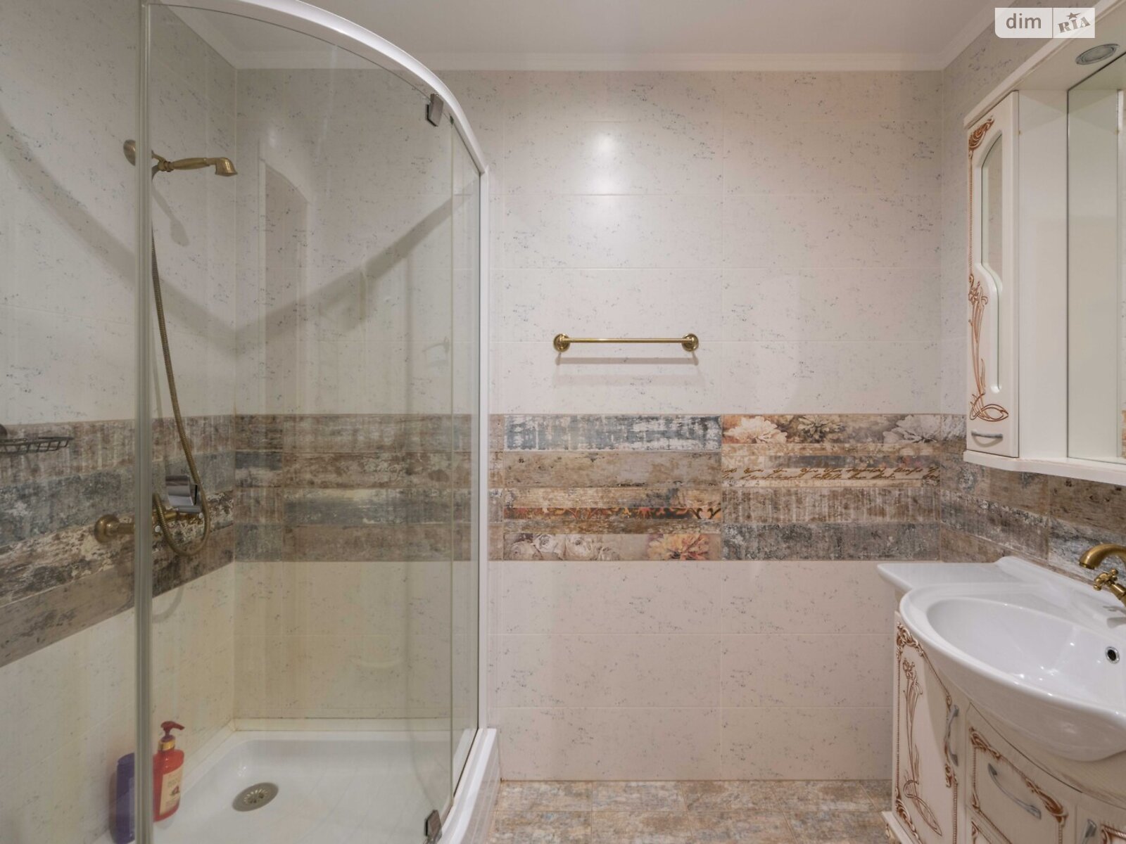 двухэтажный дом с балконом, 270 кв. м, кирпич. Продажа в Музичах фото 1