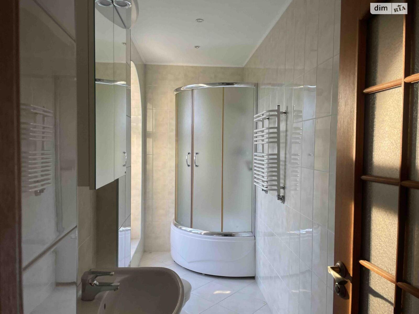трехэтажный дом, 290 кв. м, кирпич. Продажа в Музичах фото 1 трехэтажный дом, 290 кв. м, кирпич. Продажа в Музичах фото 1