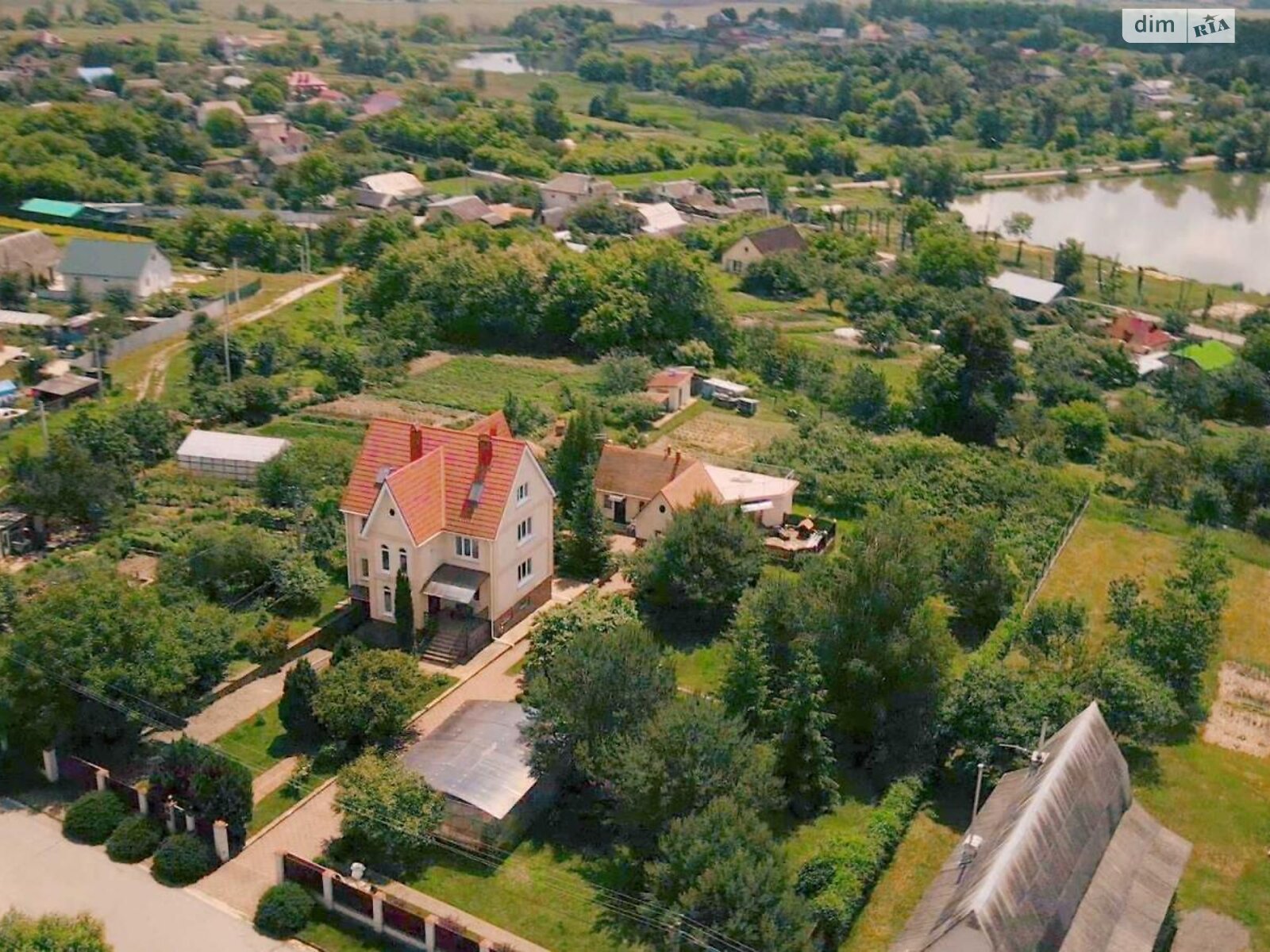 трехэтажный дом, 290 кв. м, кирпич. Продажа в Музичах фото 1 трехэтажный дом, 290 кв. м, кирпич. Продажа в Музичах фото 1