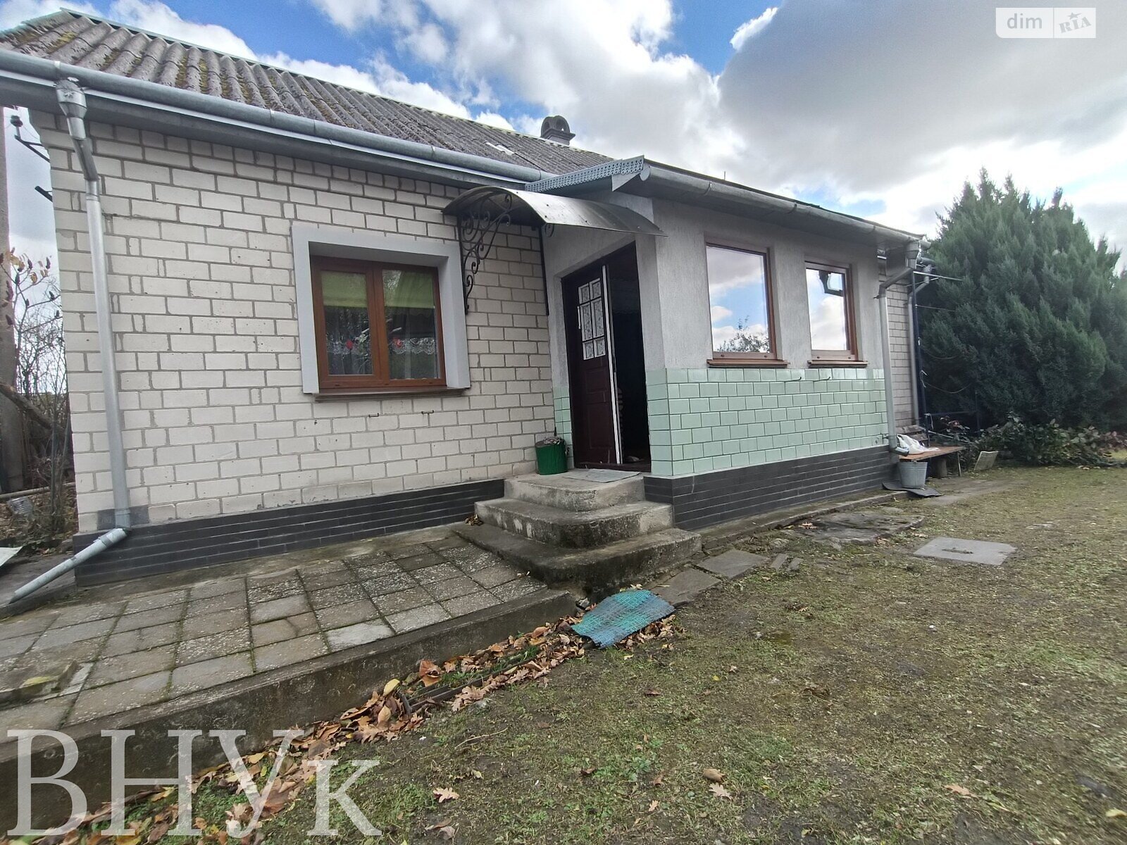 одноповерховий будинок з ремонтом, 40 кв. м, кирпич. Продаж у Мильному фото 1