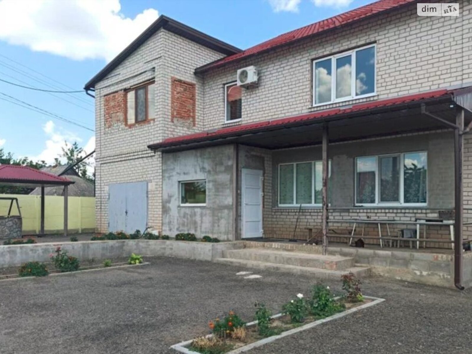 двоповерховий будинок веранда, 280 кв. м, цегла. Продаж у Мильцях фото 1