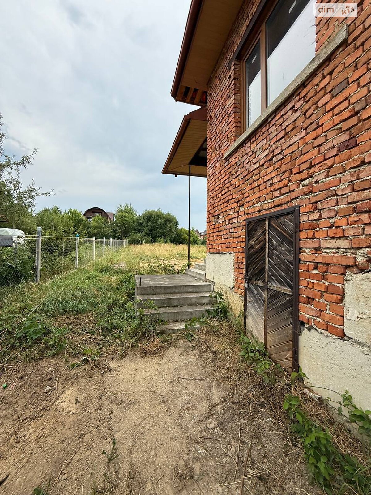 триповерховий будинок, 92.4 кв. м, цегла. Продаж у Стримбі фото 1 триповерховий будинок, 92.4 кв. м, цегла. Продаж у Стримбі фото 1