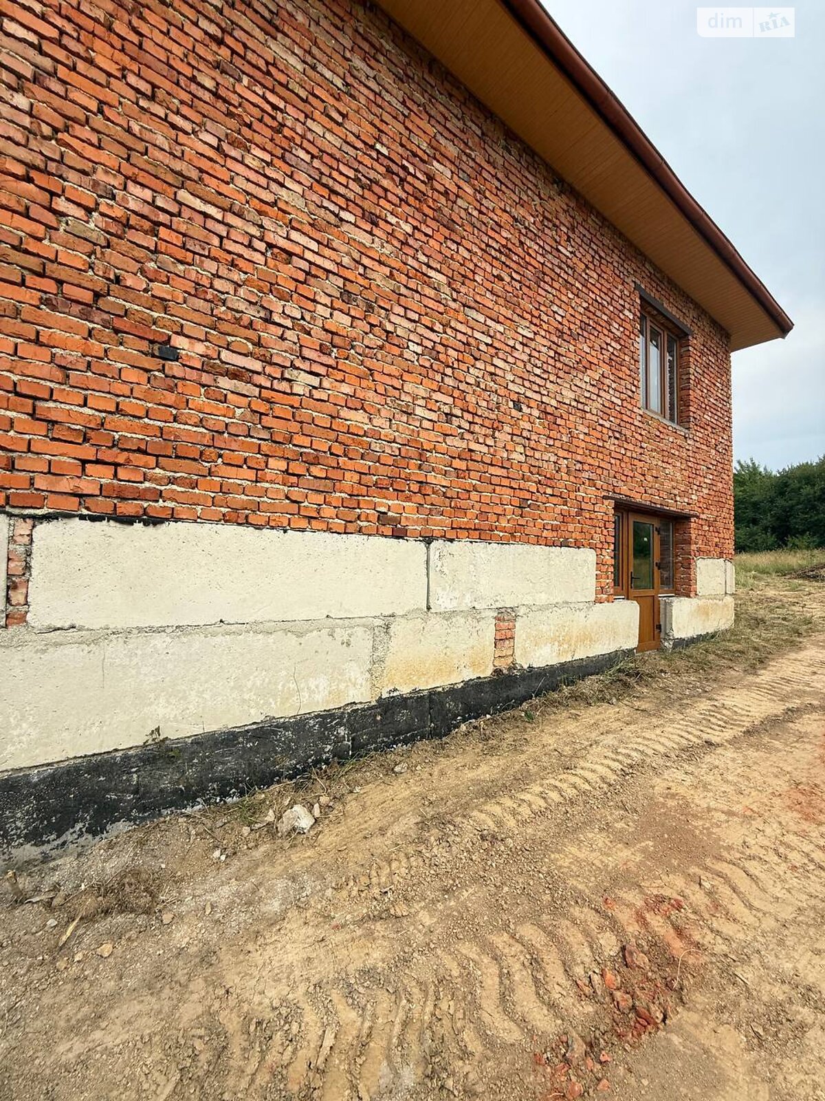 триповерховий будинок, 92.4 кв. м, цегла. Продаж у Стримбі фото 1 триповерховий будинок, 92.4 кв. м, цегла. Продаж у Стримбі фото 1