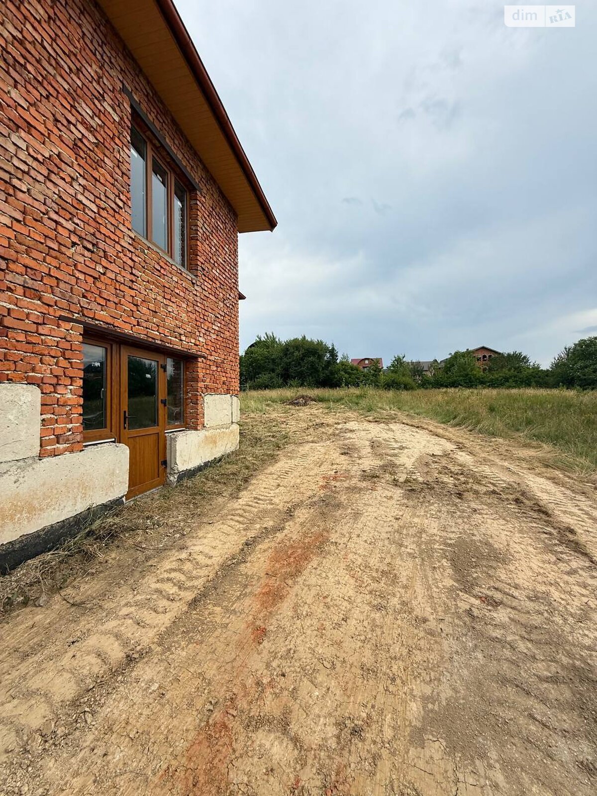 триповерховий будинок, 92.4 кв. м, цегла. Продаж у Стримбі фото 1 триповерховий будинок, 92.4 кв. м, цегла. Продаж у Стримбі фото 1