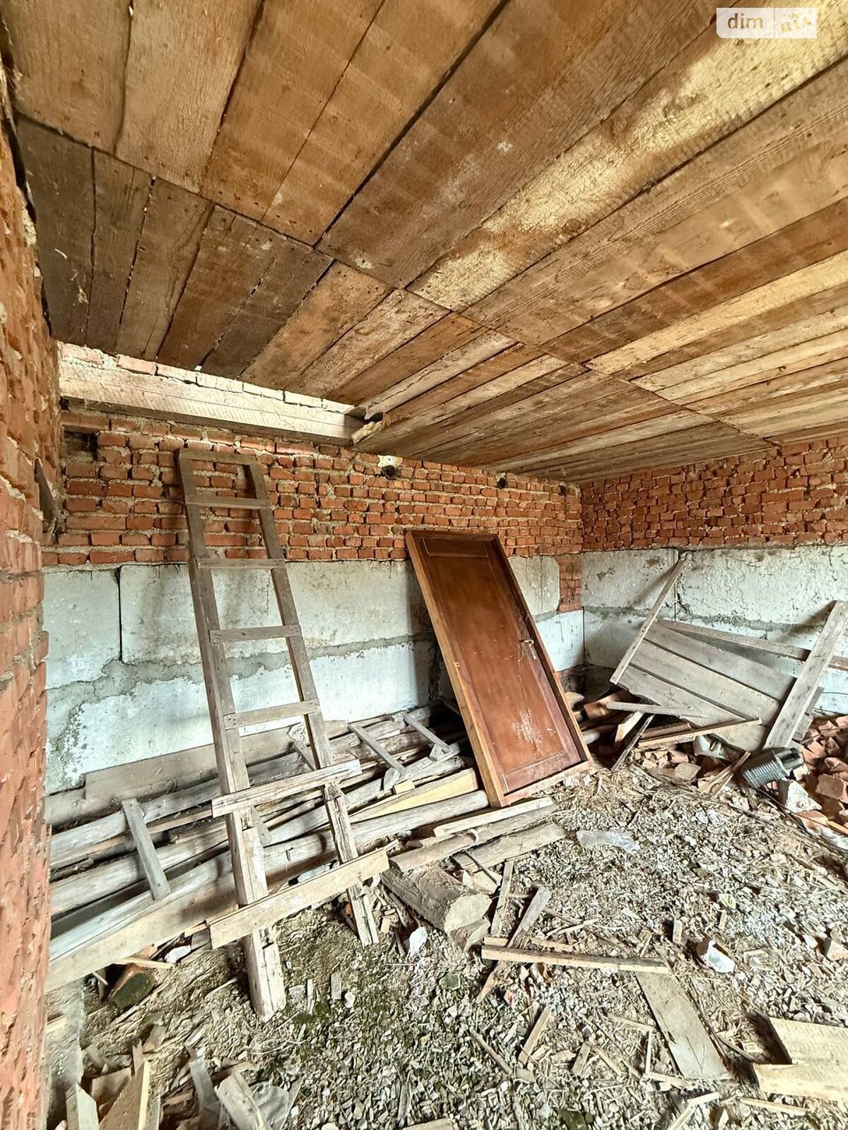 триповерховий будинок, 92.4 кв. м, цегла. Продаж у Стримбі фото 1 триповерховий будинок, 92.4 кв. м, цегла. Продаж у Стримбі фото 1