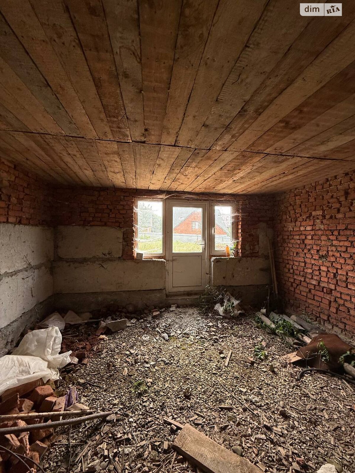 триповерховий будинок, 92.4 кв. м, цегла. Продаж у Стримбі фото 1 триповерховий будинок, 92.4 кв. м, цегла. Продаж у Стримбі фото 1