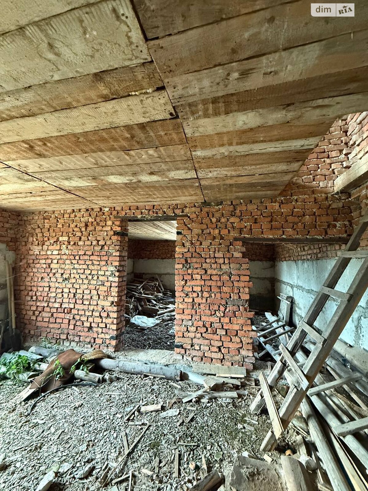 триповерховий будинок, 92.4 кв. м, цегла. Продаж у Стримбі фото 1 триповерховий будинок, 92.4 кв. м, цегла. Продаж у Стримбі фото 1