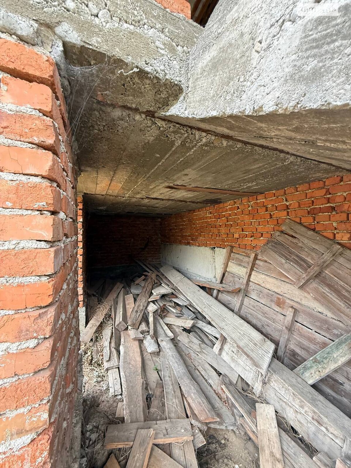 триповерховий будинок, 92.4 кв. м, цегла. Продаж у Стримбі фото 1 триповерховий будинок, 92.4 кв. м, цегла. Продаж у Стримбі фото 1