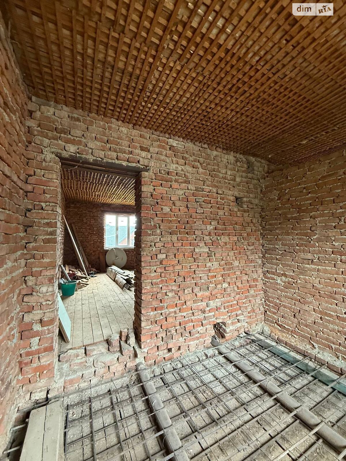 триповерховий будинок, 92.4 кв. м, цегла. Продаж у Стримбі фото 1 триповерховий будинок, 92.4 кв. м, цегла. Продаж у Стримбі фото 1