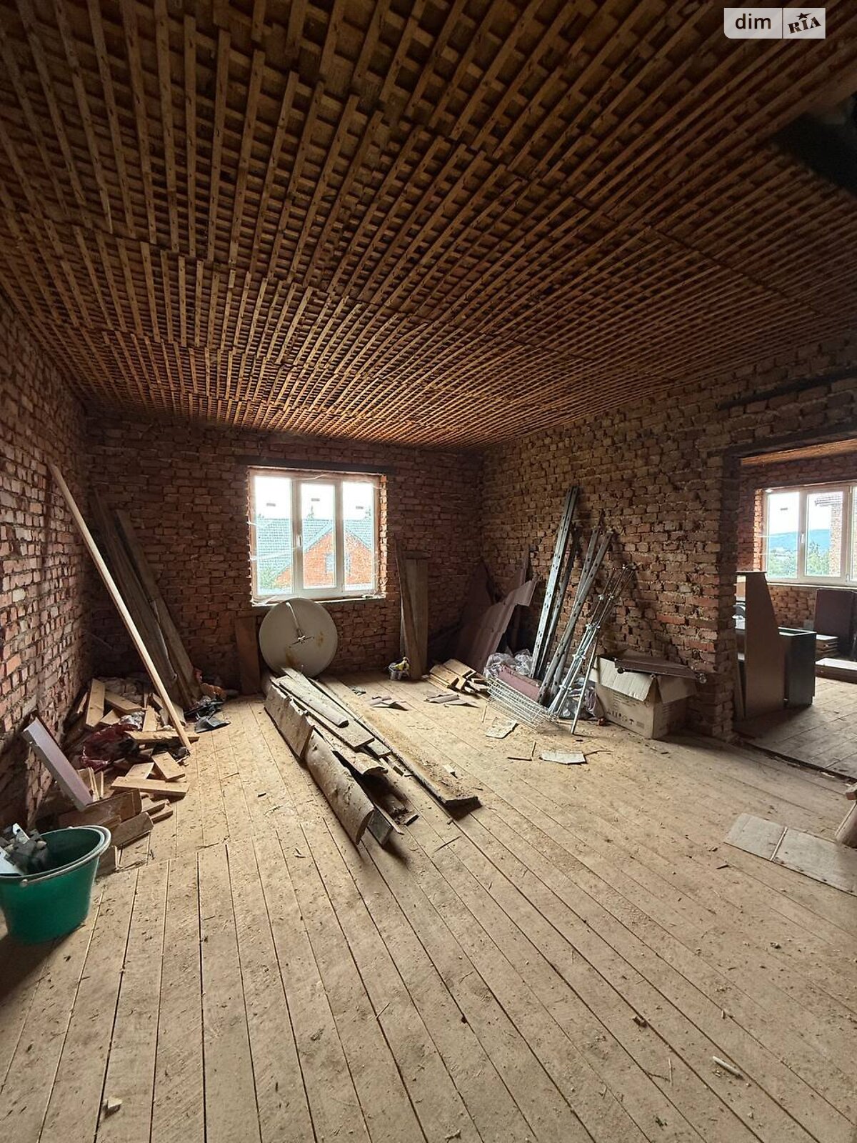 триповерховий будинок, 92.4 кв. м, цегла. Продаж у Стримбі фото 1 триповерховий будинок, 92.4 кв. м, цегла. Продаж у Стримбі фото 1