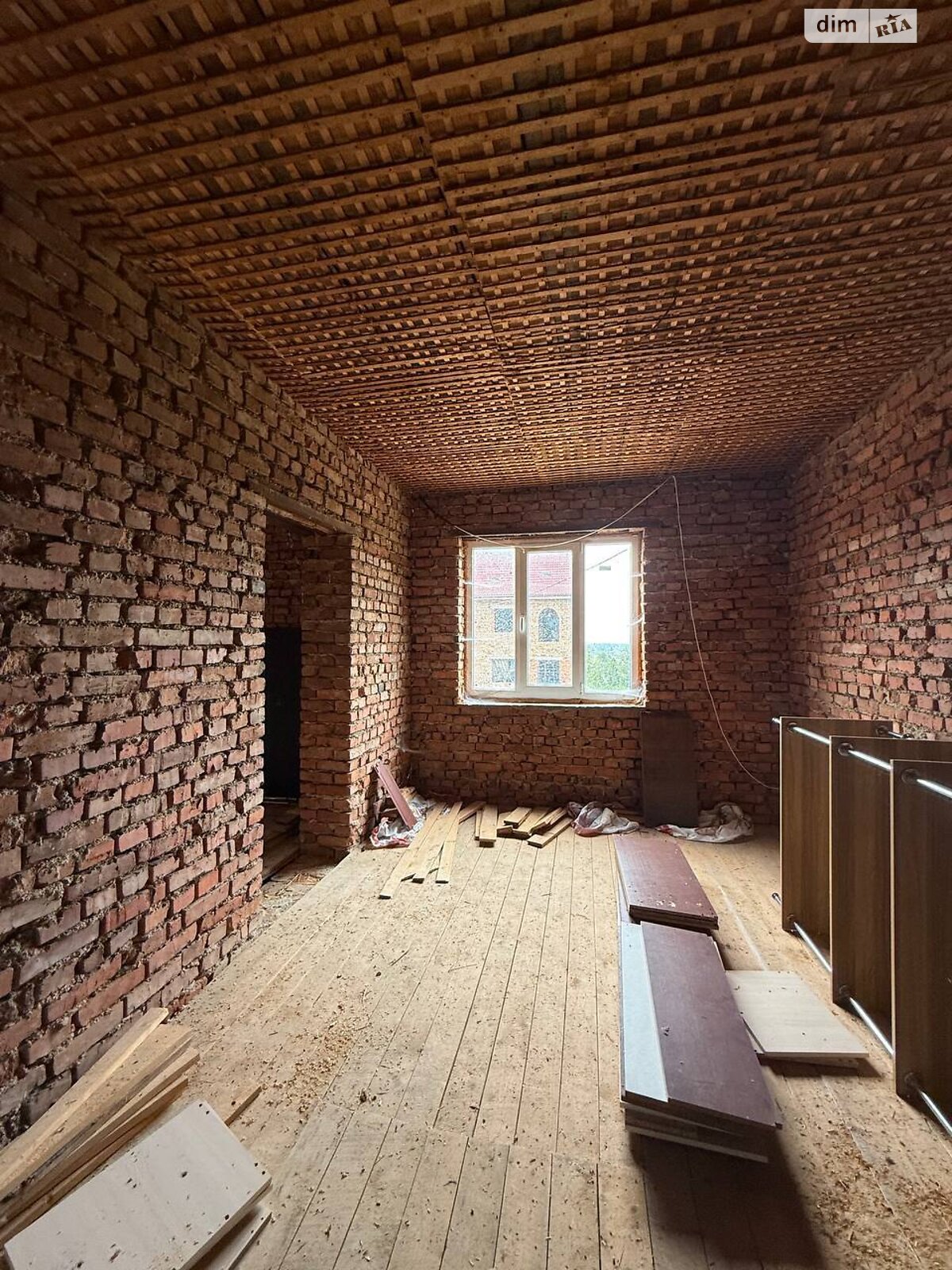 триповерховий будинок, 92.4 кв. м, цегла. Продаж у Стримбі фото 1 триповерховий будинок, 92.4 кв. м, цегла. Продаж у Стримбі фото 1