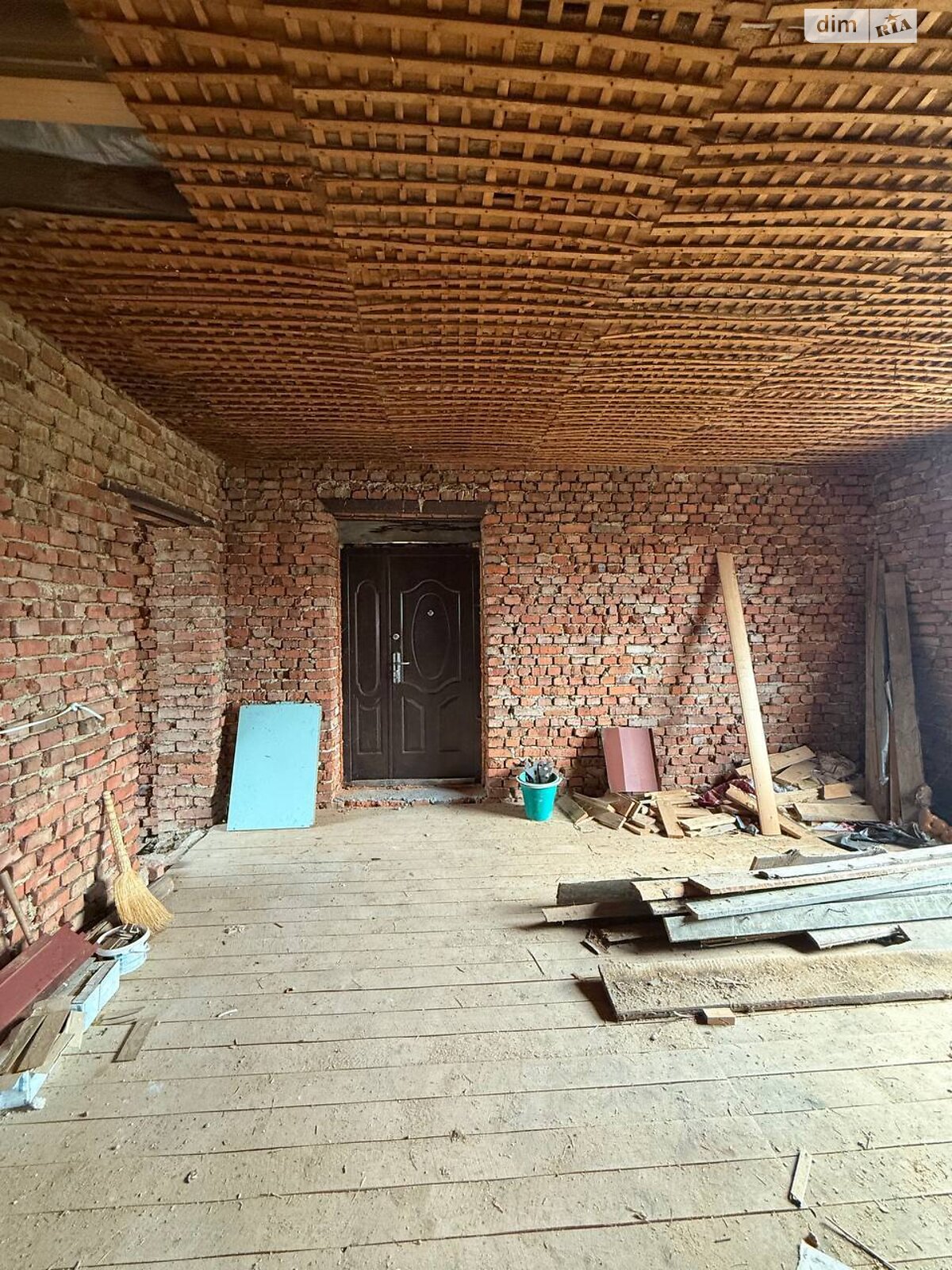 триповерховий будинок, 92.4 кв. м, цегла. Продаж у Стримбі фото 1 триповерховий будинок, 92.4 кв. м, цегла. Продаж у Стримбі фото 1