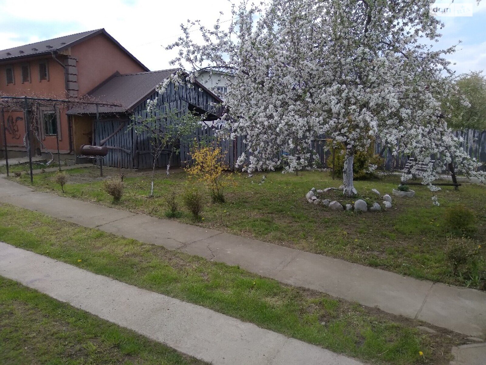 двоповерховий будинок з опаленням, 120 кв. м, цегла. Продаж у Назавизові фото 1 двоповерховий будинок з опаленням, 120 кв. м, цегла. Продаж у Назавизові фото 1