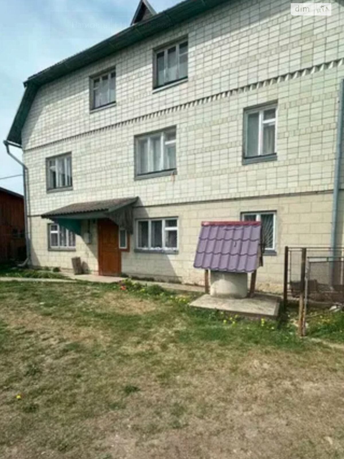 трехэтажный дом, 232.6 кв. м, кирпич. Продажа в Нагуевичах фото 1