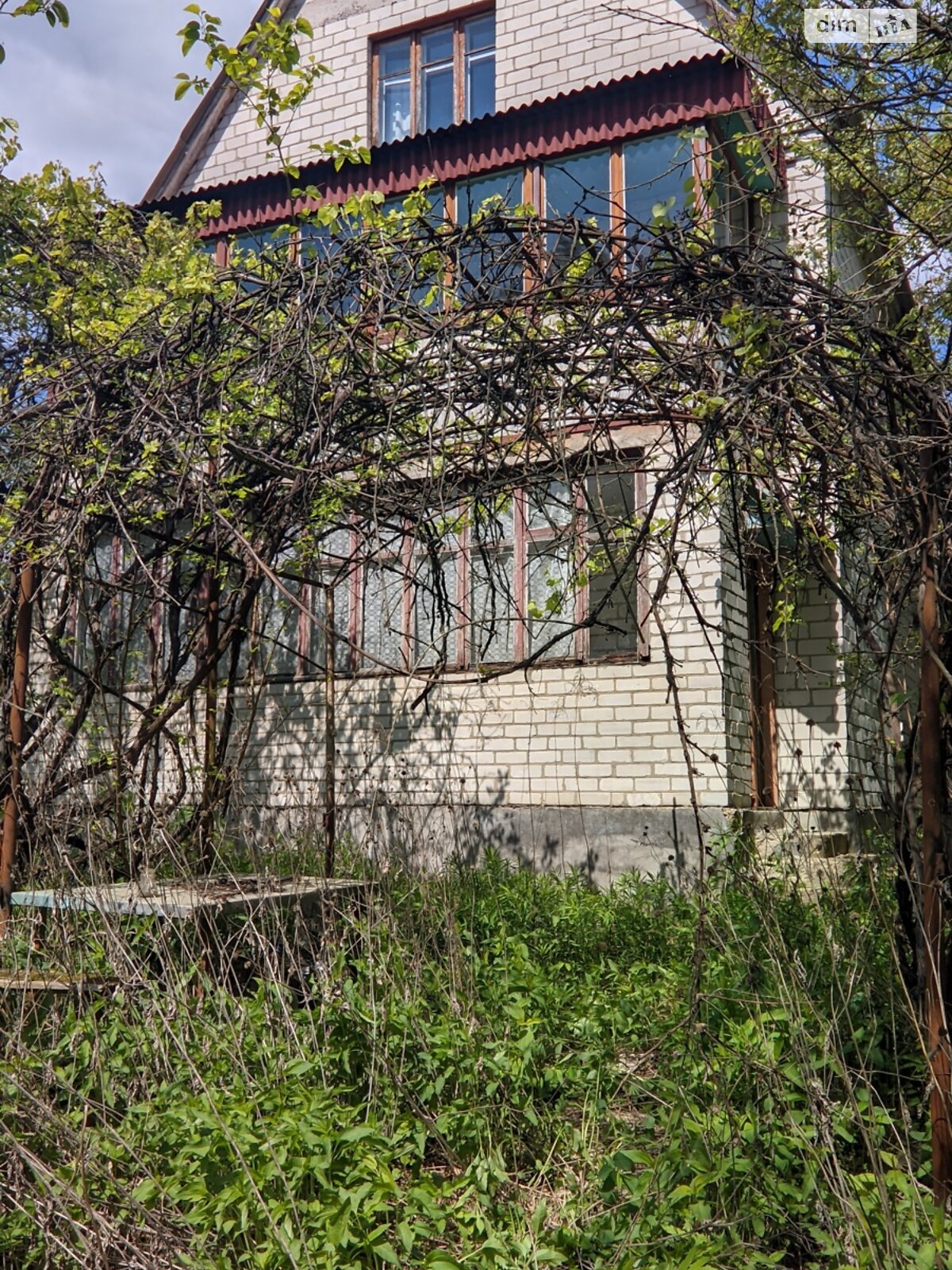 трехэтажный дом с балконом, 142 кв. м, кирпич. Продажа в Неграшах фото 1 трехэтажный дом с балконом, 142 кв. м, кирпич. Продажа в Неграшах фото 1