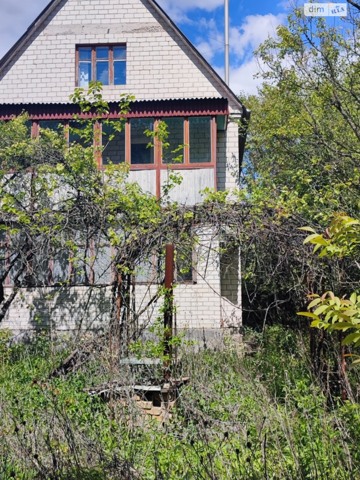трехэтажный дом с балконом, 142 кв. м, кирпич. Продажа в Неграшах фото 1 трехэтажный дом с балконом, 142 кв. м, кирпич. Продажа в Неграшах фото 1