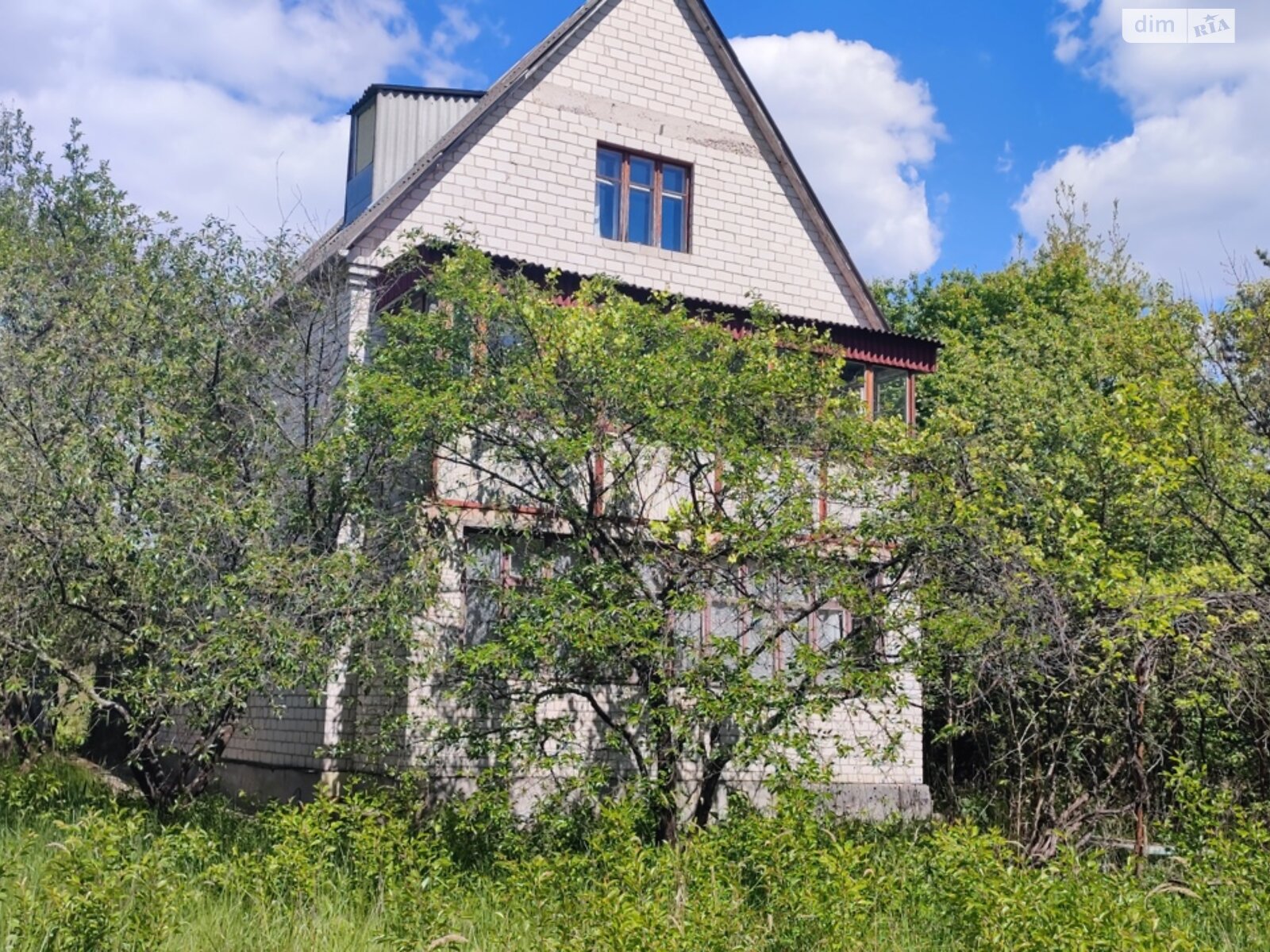 трехэтажный дом с балконом, 142 кв. м, кирпич. Продажа в Неграшах фото 1 трехэтажный дом с балконом, 142 кв. м, кирпич. Продажа в Неграшах фото 1